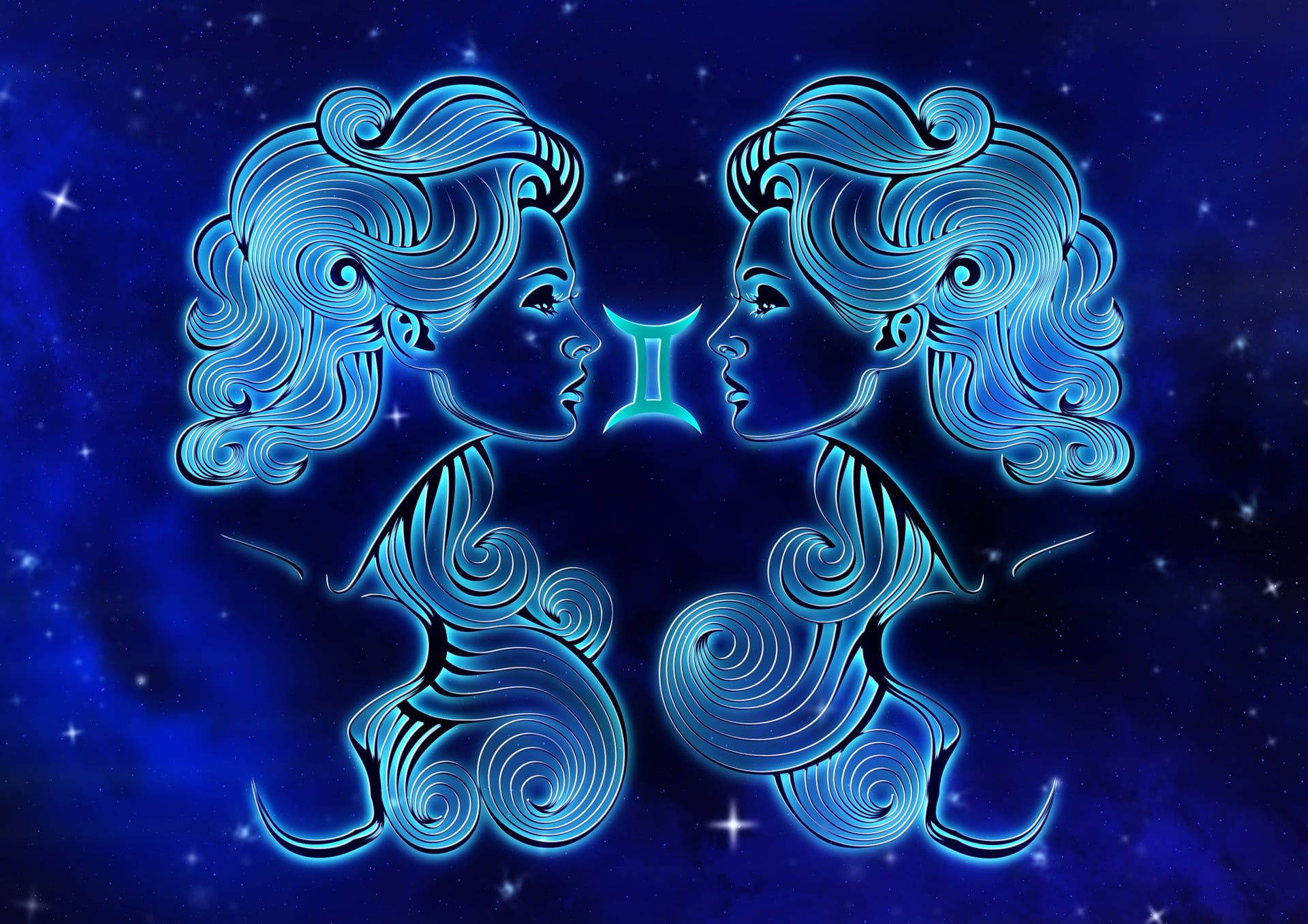 雙子座星座命盤 壁紙 — 兩個發光的藍色雙胞胎人物在繁星點點的宇宙背景下相對而立，中間有一個發光的雙子座符號。