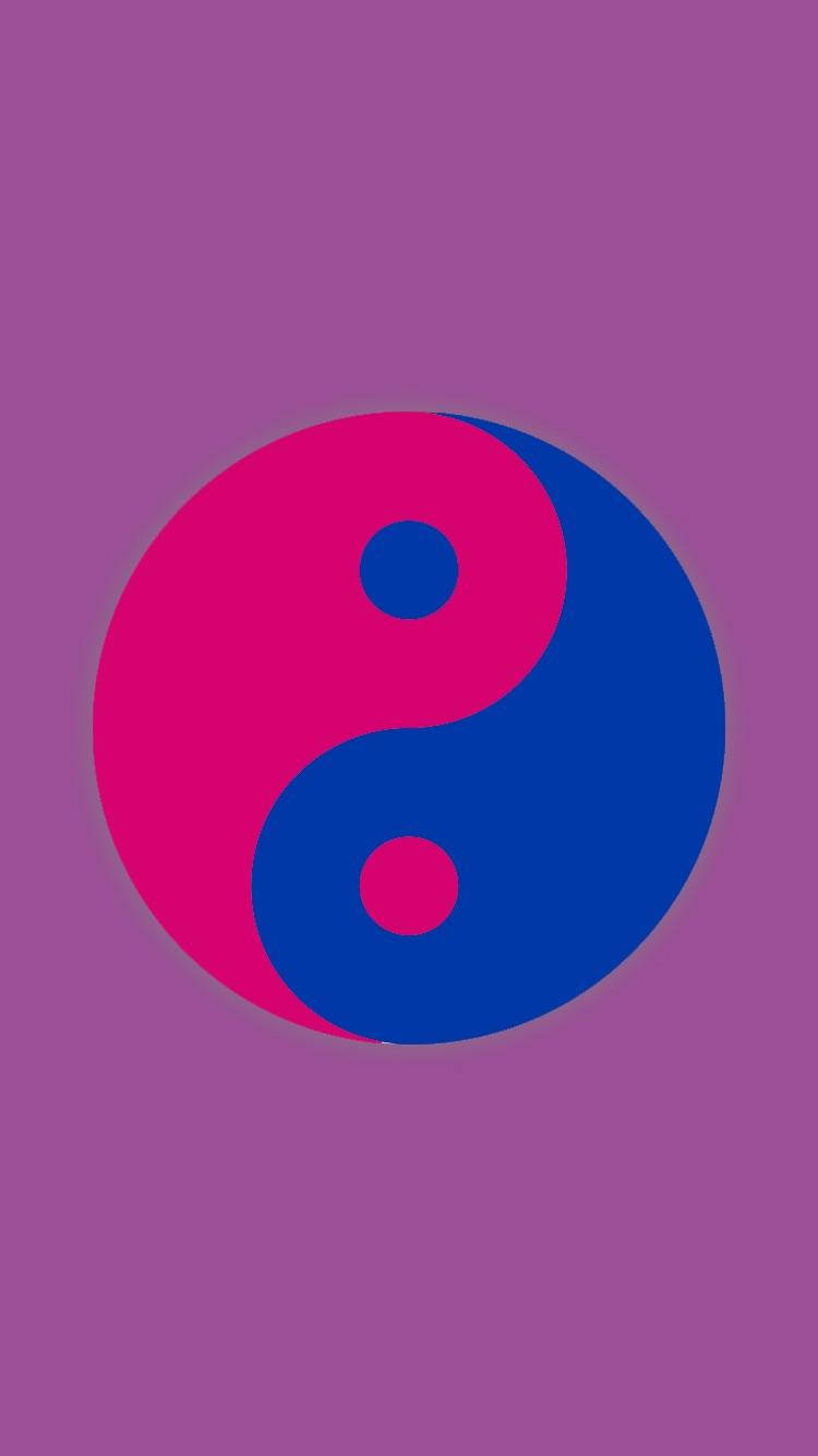雙性戀美學陰陽圖 壁紙 — 一個大膽的粉紅色和藍色陰陽符號，居中在純紫色背景上。