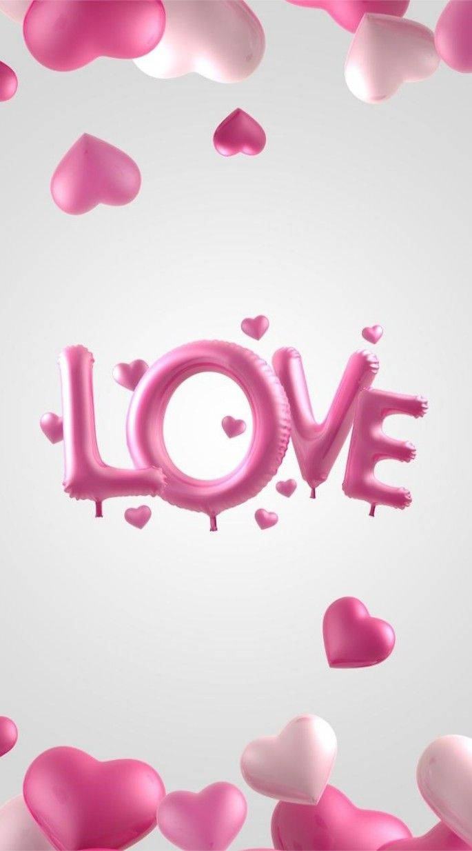 粉紅色 LOVE 氣球和心形在柔和的灰色空間中漂浮。