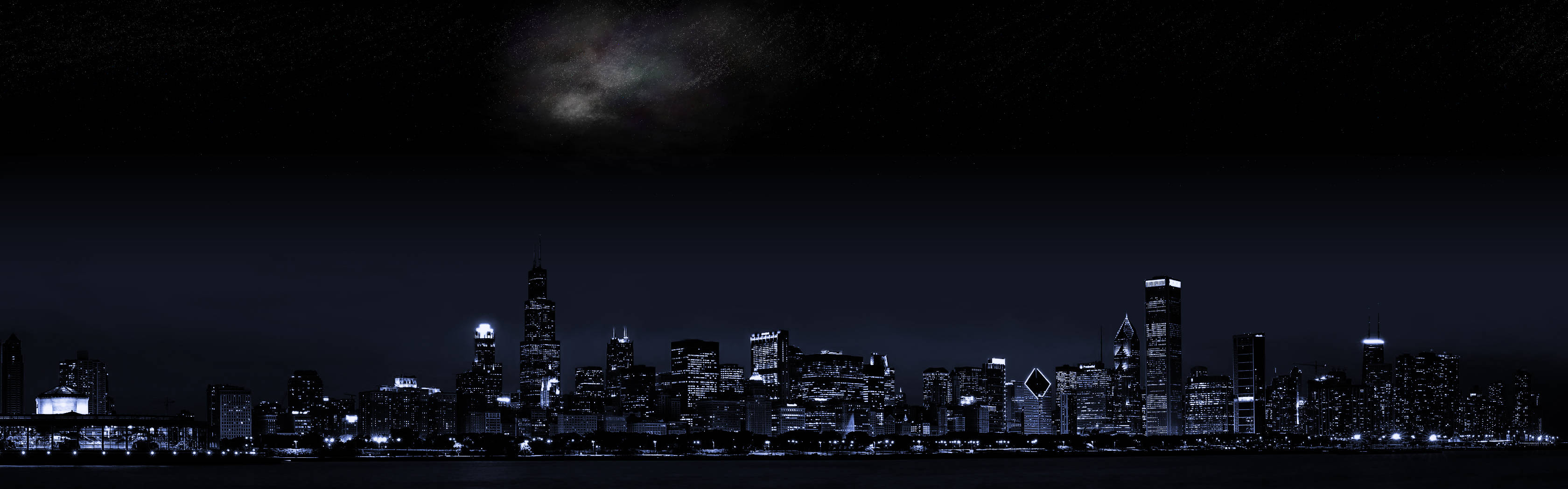 夜晚城市天際線，上方可見銀河