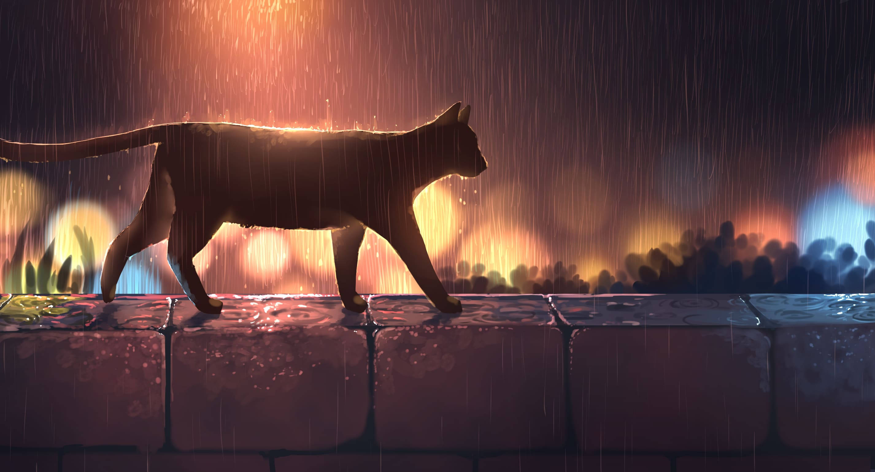 雨中動漫貓 壁紙 — 一隻剪影貓在溫暖的雨中沿著濕石牆優雅地行走，被夜間發光的城市燈光照亮。