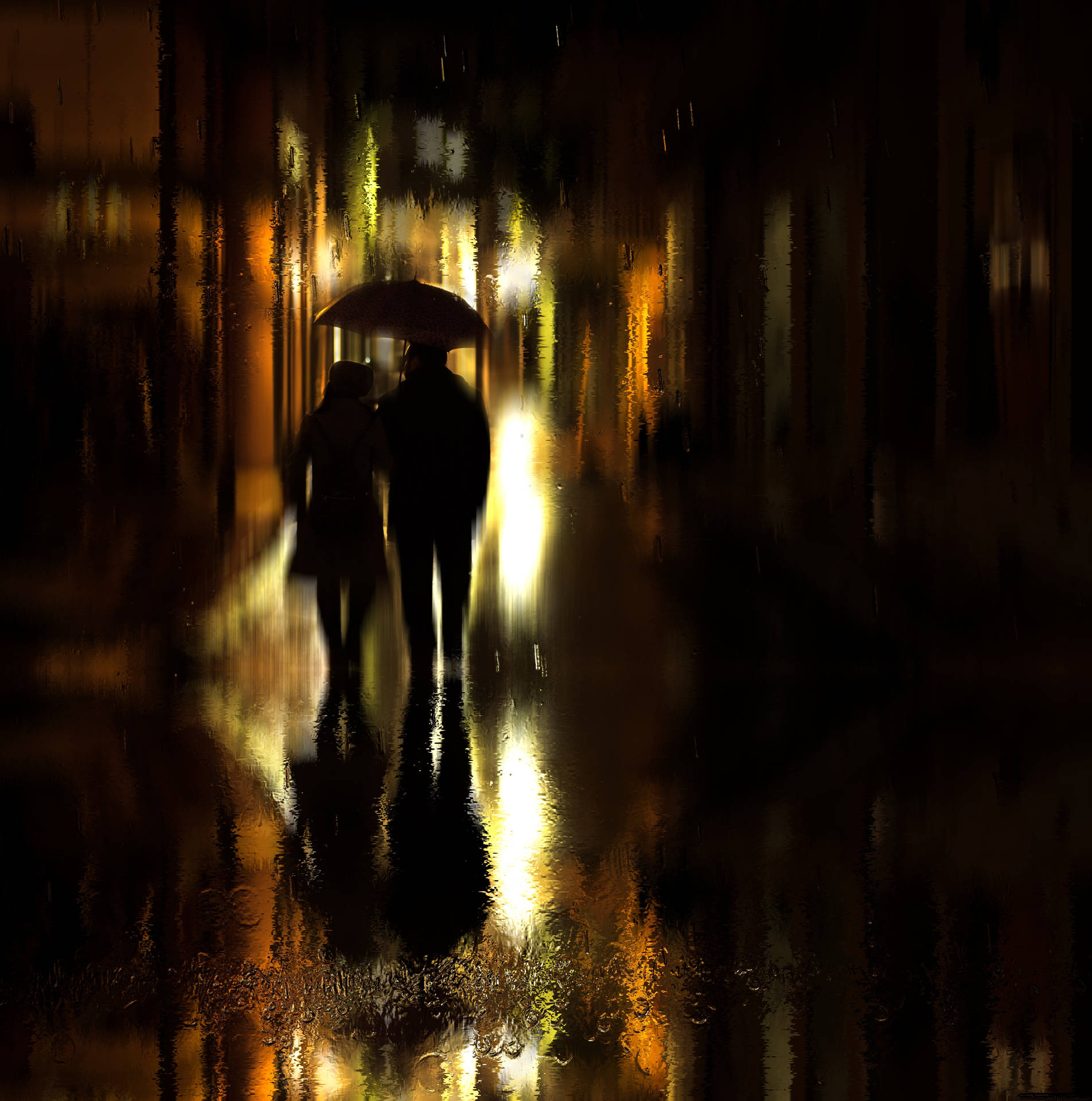 情侶在雨夜的城市街道上撐傘行走，金色倒影。