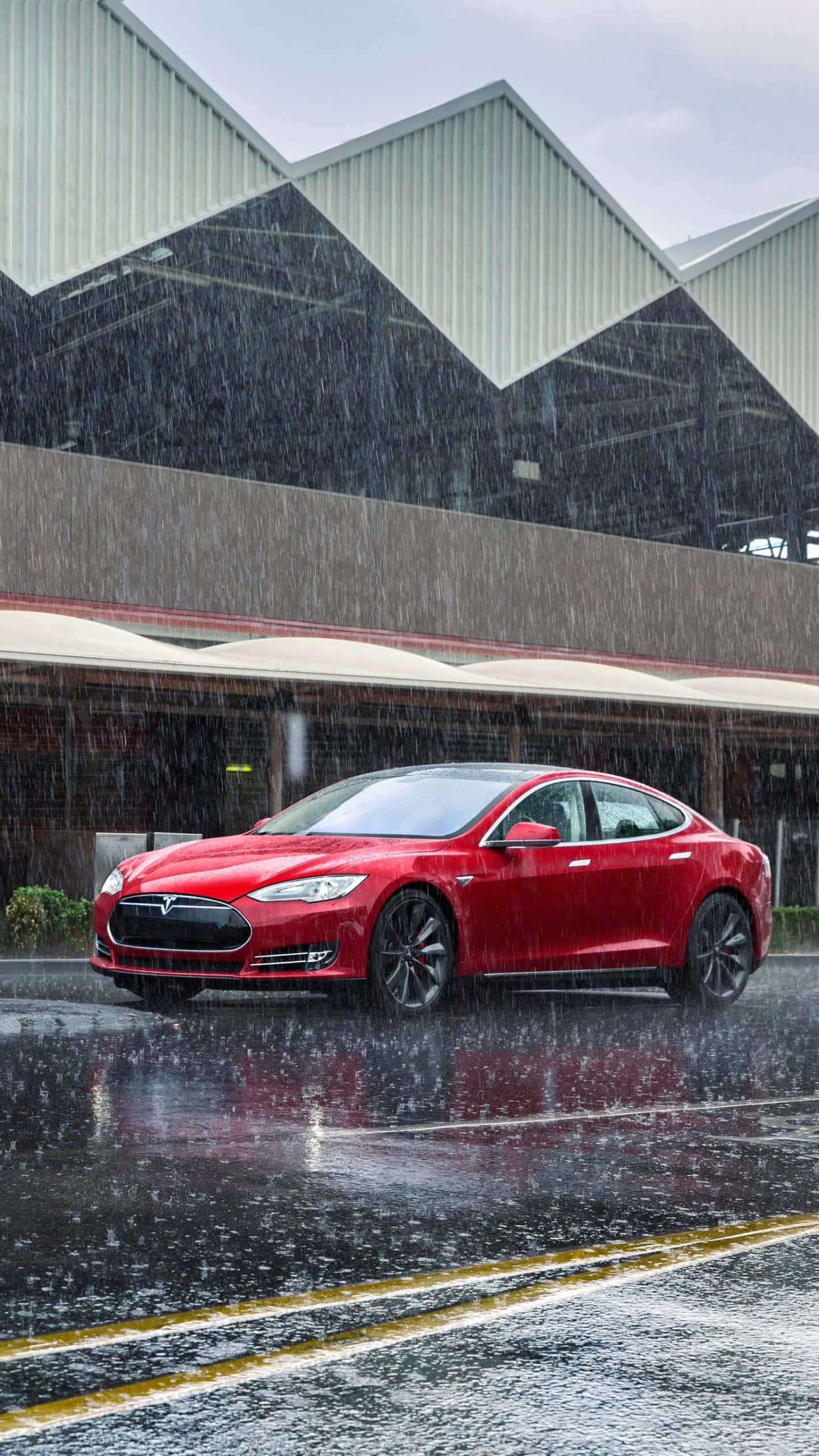 雨中特斯拉Model S 壁紙