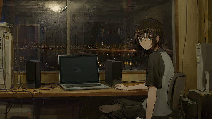 動漫女孩在窗邊用手提電腦工作，欣賞雨夜的城市景觀。