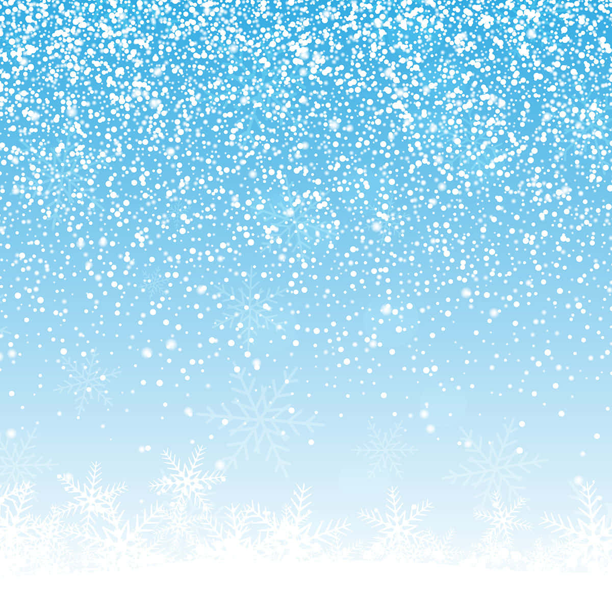 雪中的純淨之美 壁紙 — 雪花輕輕飄落在柔和的藍色漸變天空中，底部有精細的晶體圖案。