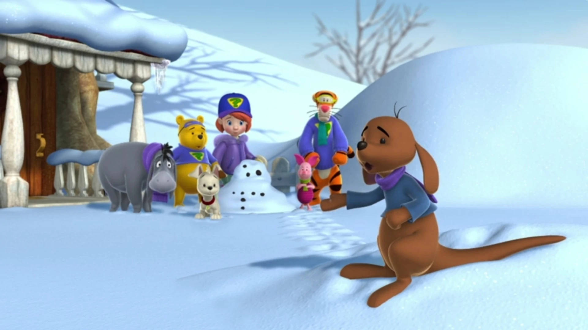 卡通動物穿著冬季服裝在房子附近與雪人玩耍。