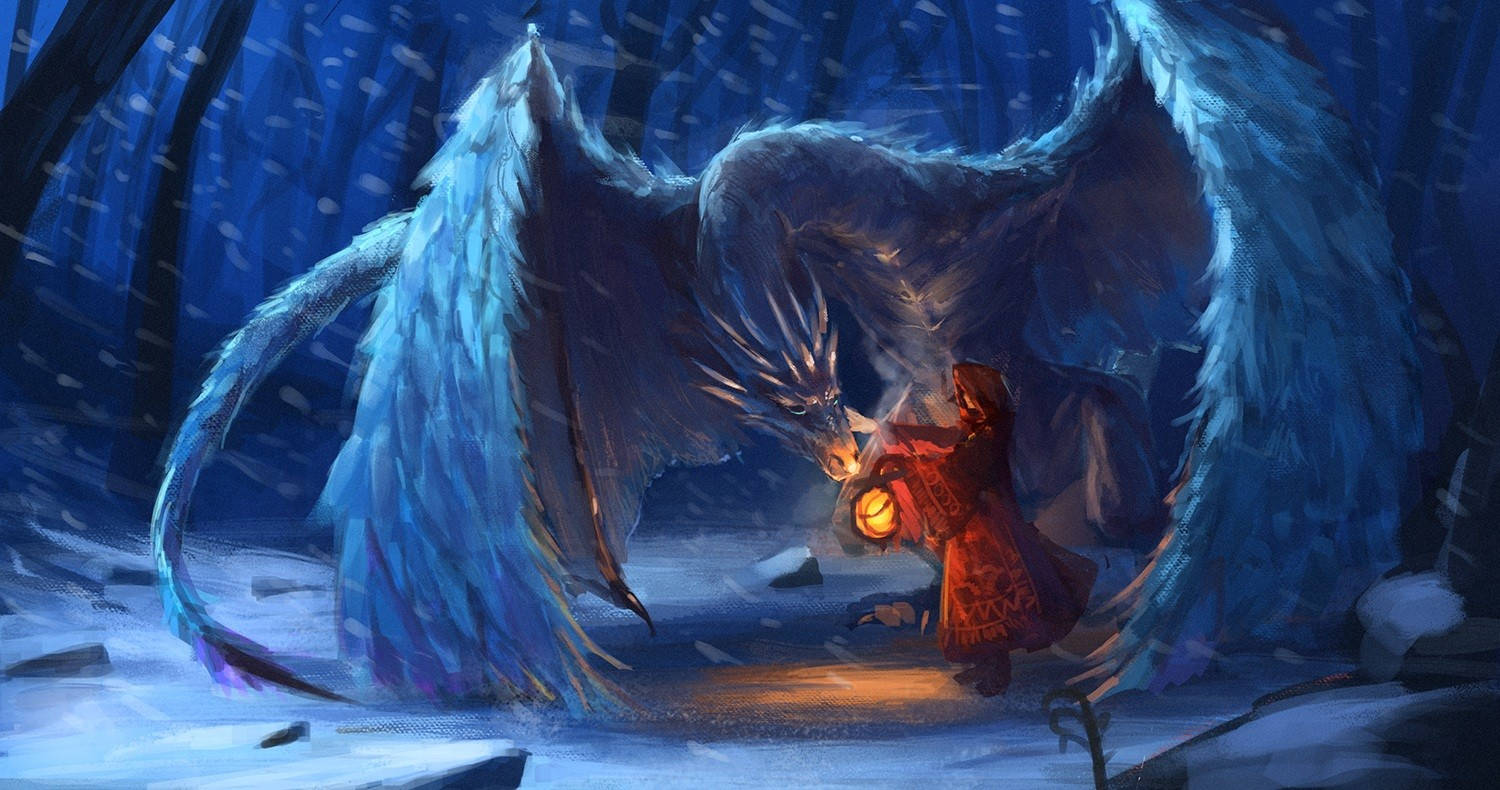 雪龍神話生物壁紙 壁紙 — 一個孤獨的紅色身影手持發光燈籠，一隻巨大的藍色羽毛龍在夜晚的雪地森林中若隱若現。