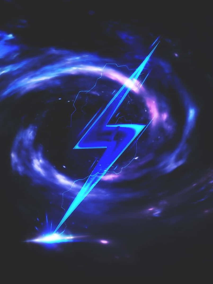 旋轉宇宙空間漩渦中的明亮藍色閃電。
