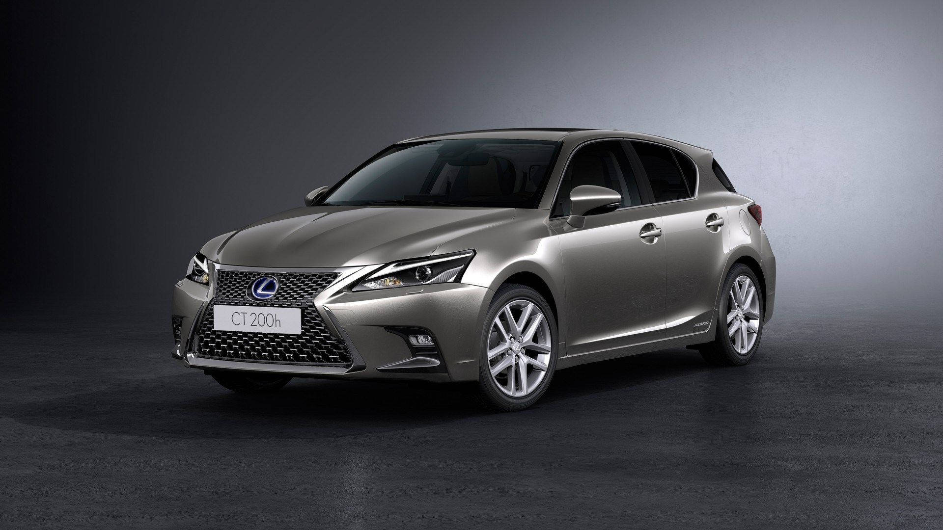 銀色 Lexus CT 200h 掀背車（攝影棚）