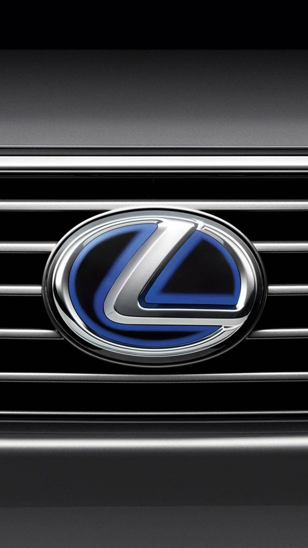 黑色格柵上帶有鍍鉻和藍色裝飾的Lexus汽車標誌