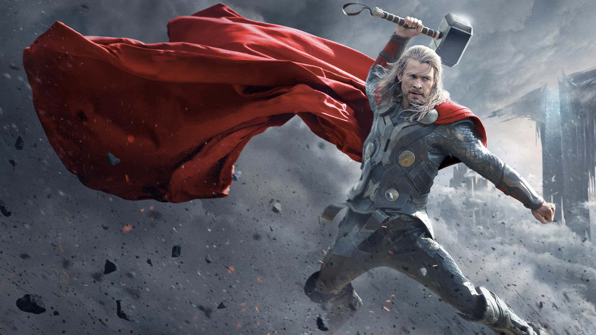 Thor 身穿戰鬥盔甲揮舞著他的錘子，紅色斗篷在碎片中飛揚。