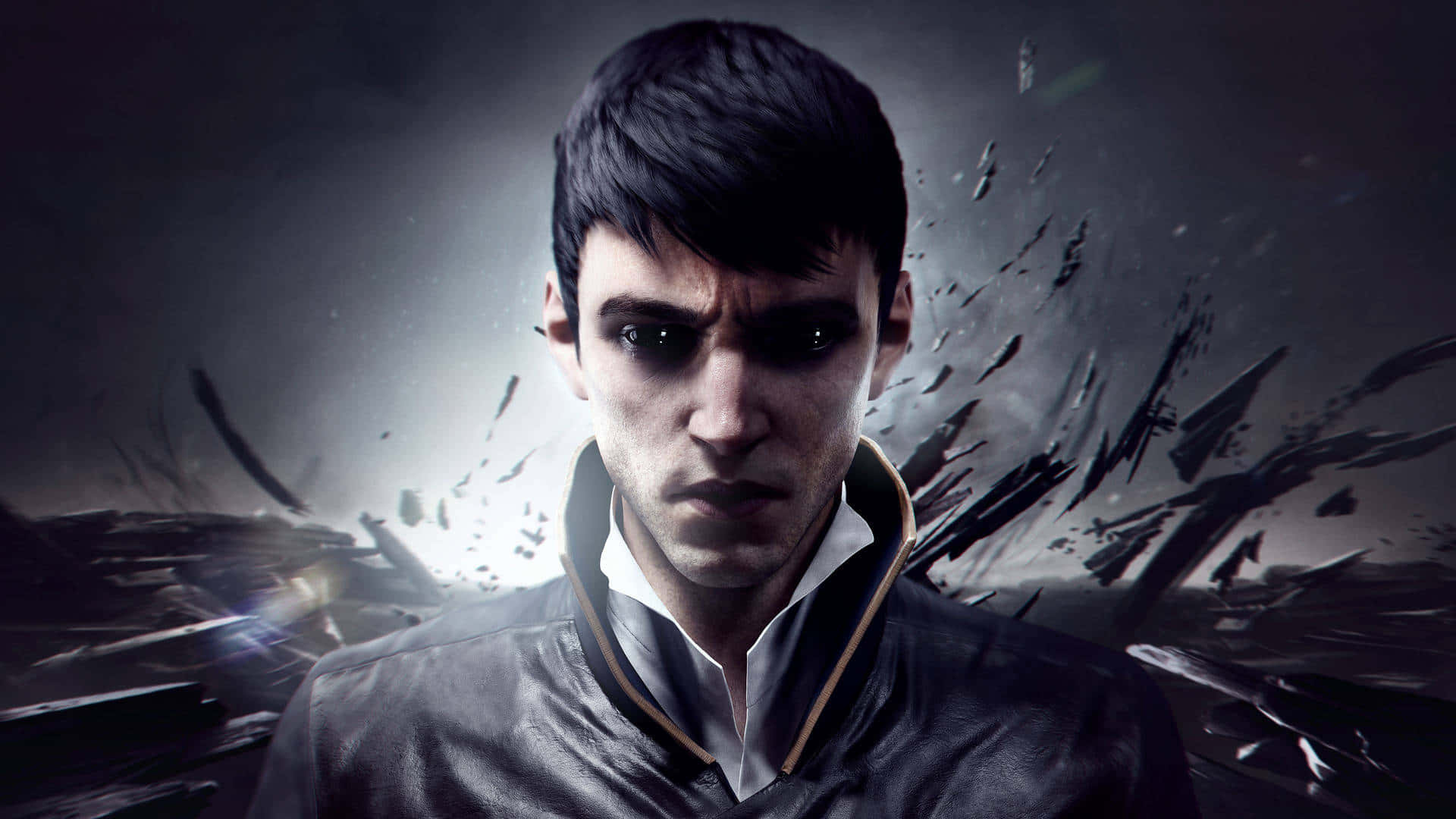 震撼《Dishonored 2》遊戲藝術 壁紙 — 一個眼神銳利的男人向前凝視，身後破碎的玻璃在黑暗的電影場景中爆炸。