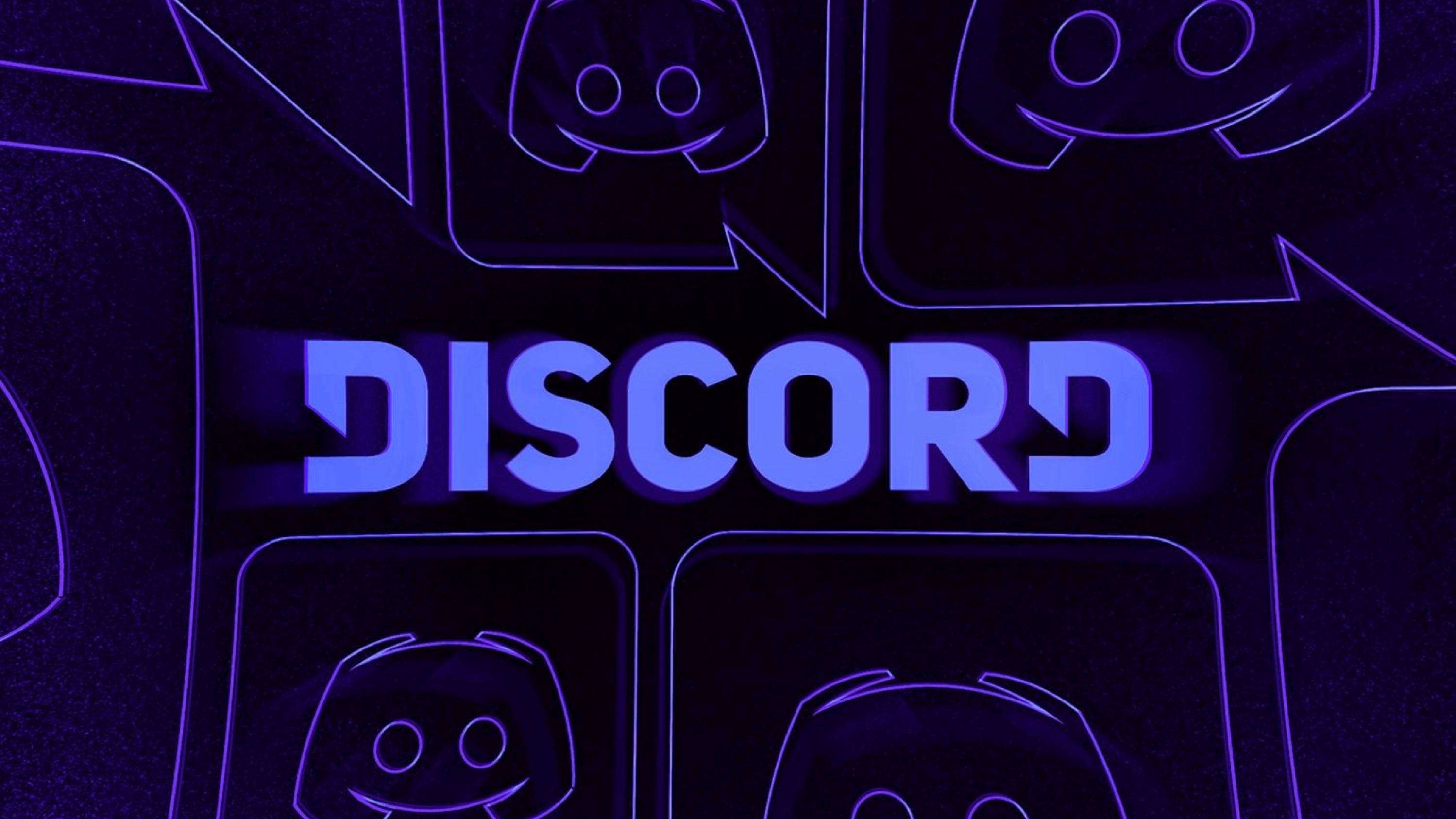 霓虹 Discord 字樣 壁紙 — 發光藍色 Discord 標誌，周圍環繞著帶有笑臉的輪廓對話氣泡，背景為深紫色。