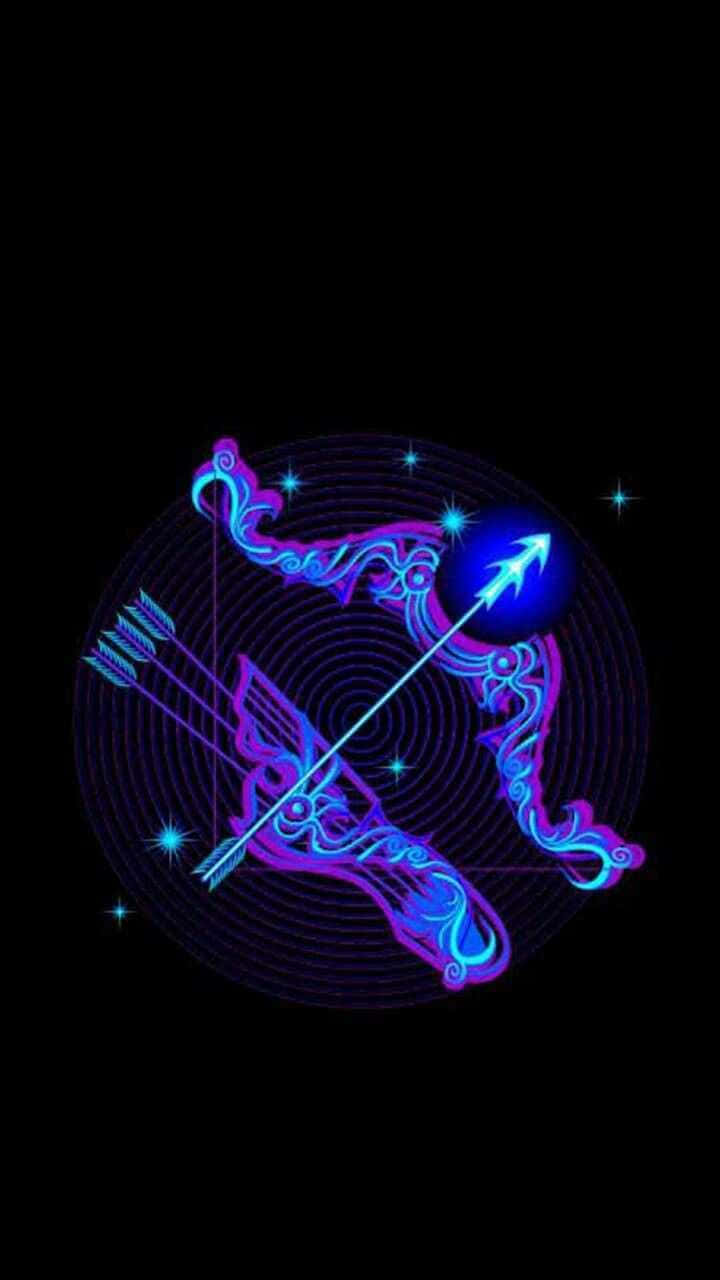 霓虹可愛射手座箭頭 壁紙 — 在黑色背景上，帶有箭頭和星星的發光霓虹藍紫色人馬座星座符號。