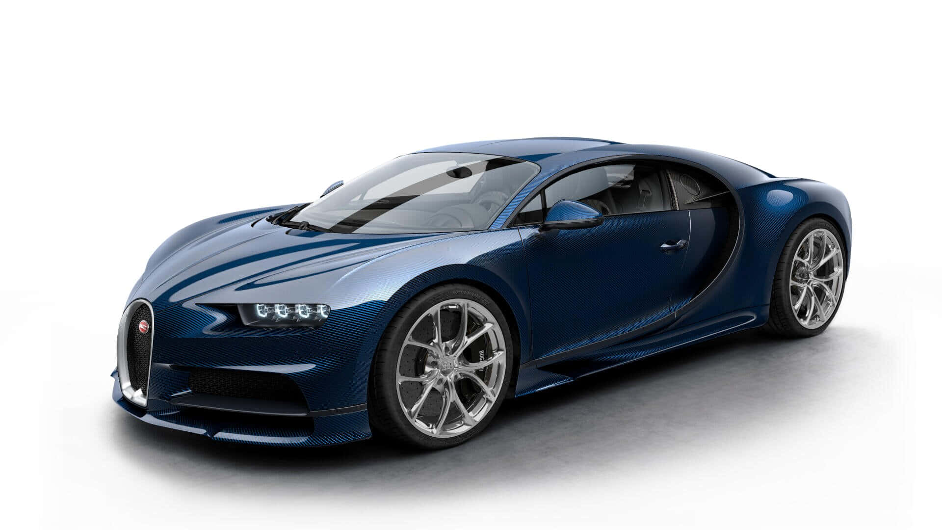 藍色Bugatti Chiron跑車，帶有碳纖維點綴，在工作室中。