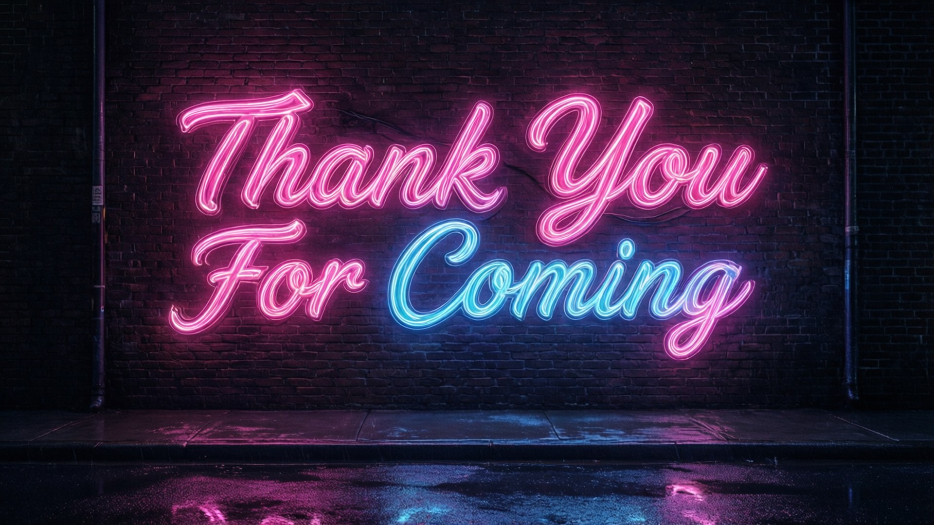 濕漉漉的磚牆上寫著「Thank You For Coming」的霓虹燈牌（夜晚）。