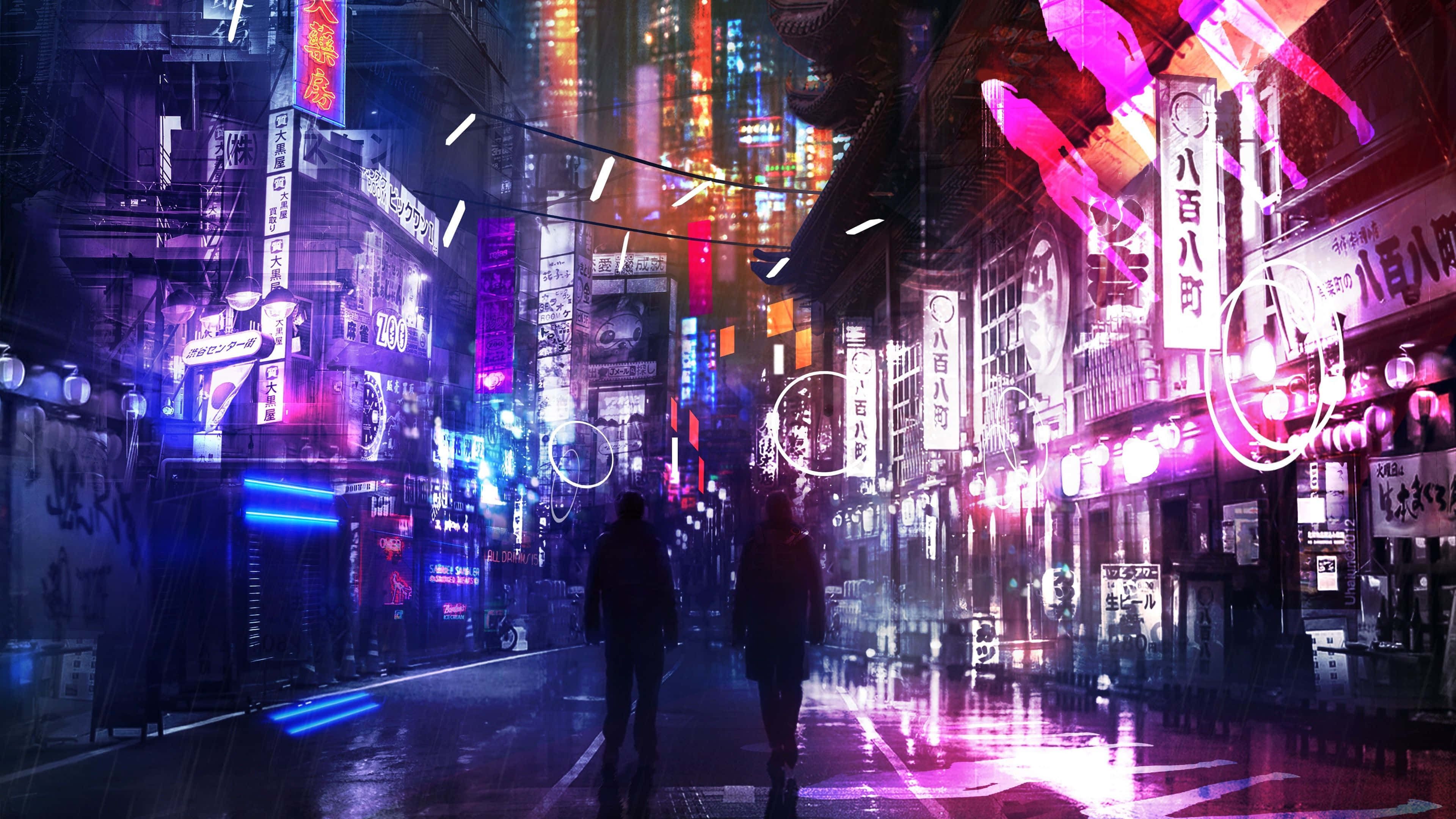 霓虹燈光點亮夜色的城市景觀 壁紙 — 兩個剪影人物走在一條被雨水浸濕、霓虹燈閃爍的 cyberpunk 小巷中，小巷裡充滿了電光紫色和藍色的招牌。