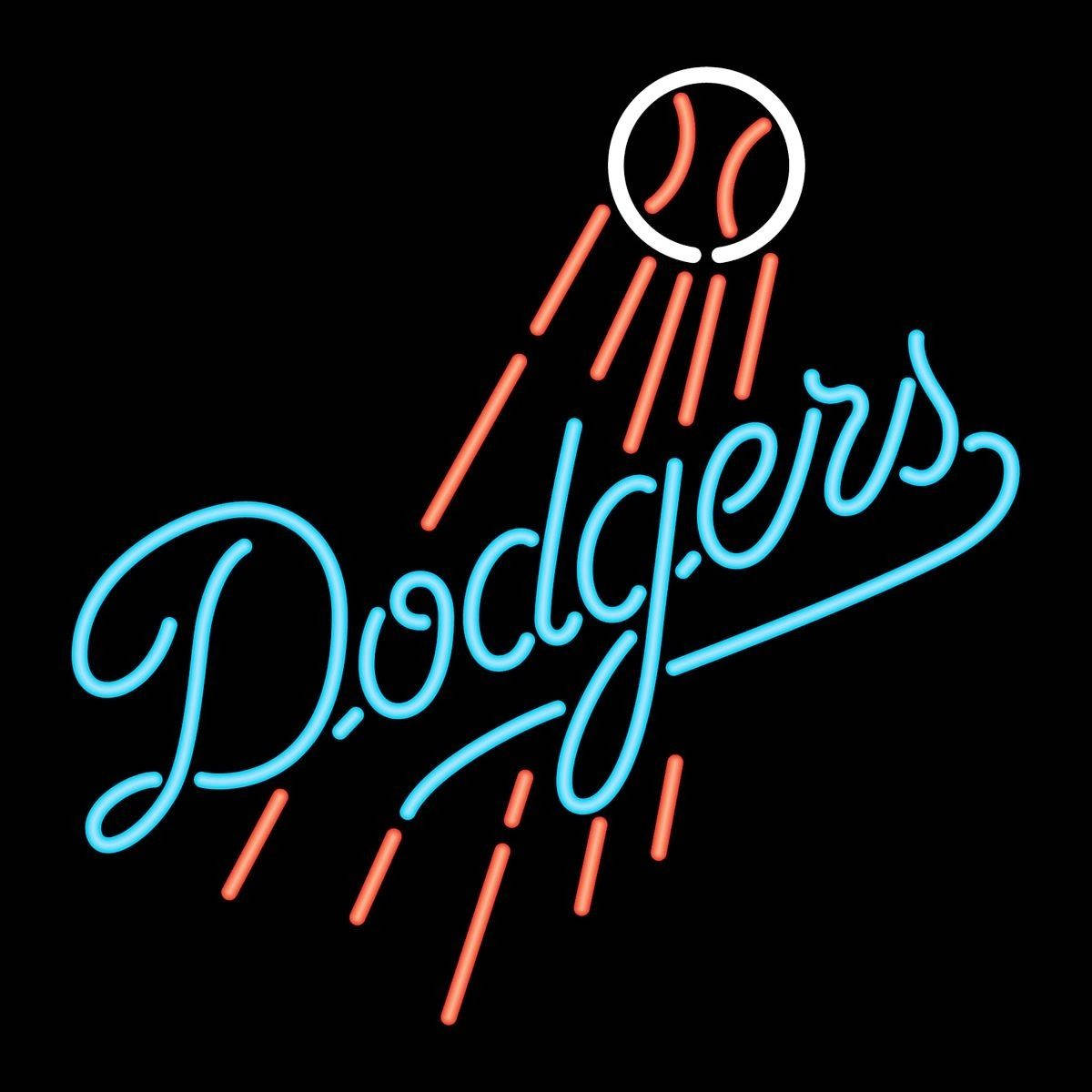 霓虹燈牌，帶有Dodgers文字和棒球設計，以藍色和橙色發光。