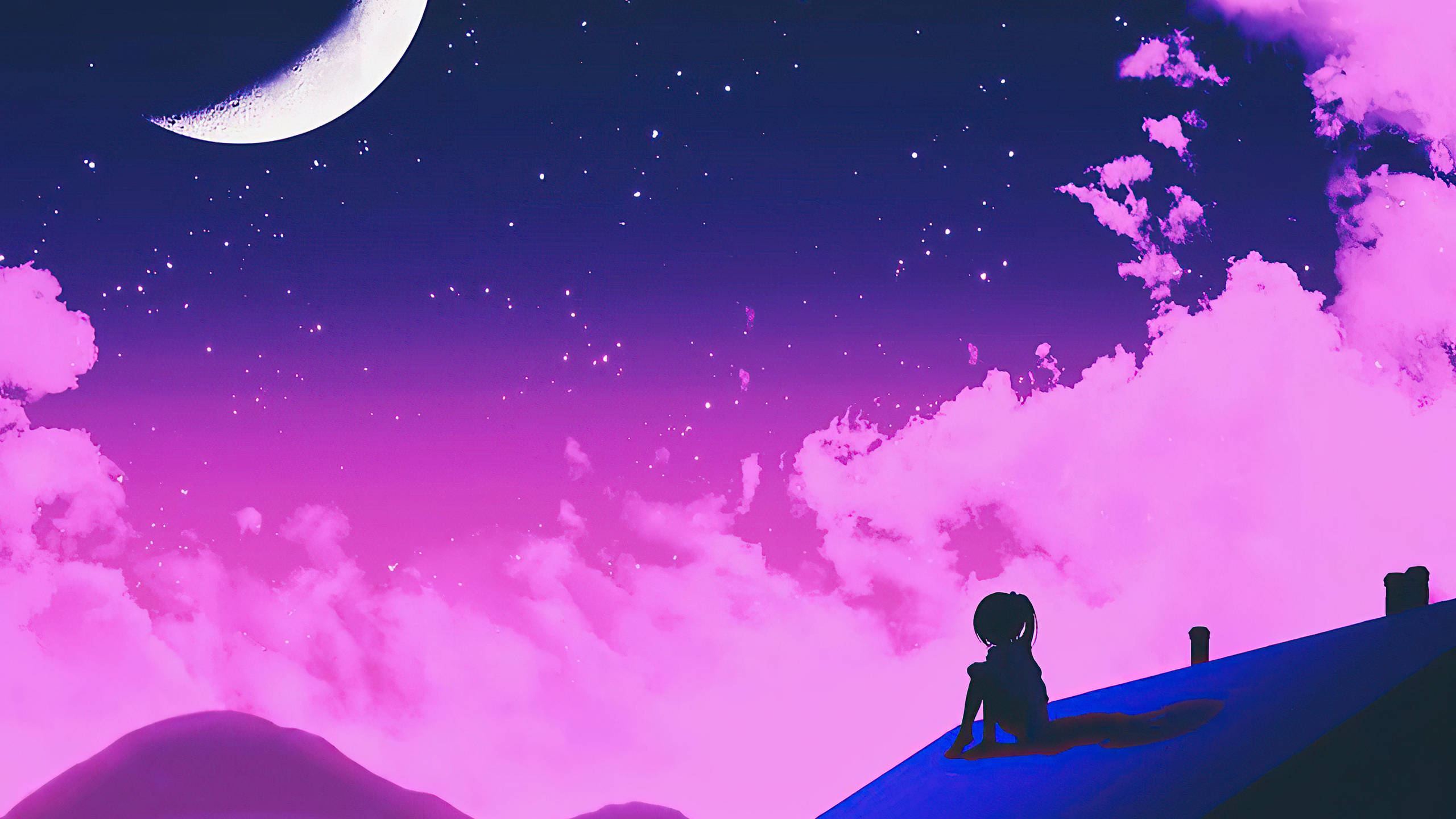 霓虹紫雲朵夜空 壁紙 — 一個孤獨的動漫女孩坐在山頂上，新月和繁星點點的紫色天空下，粉紅色的雲朵。