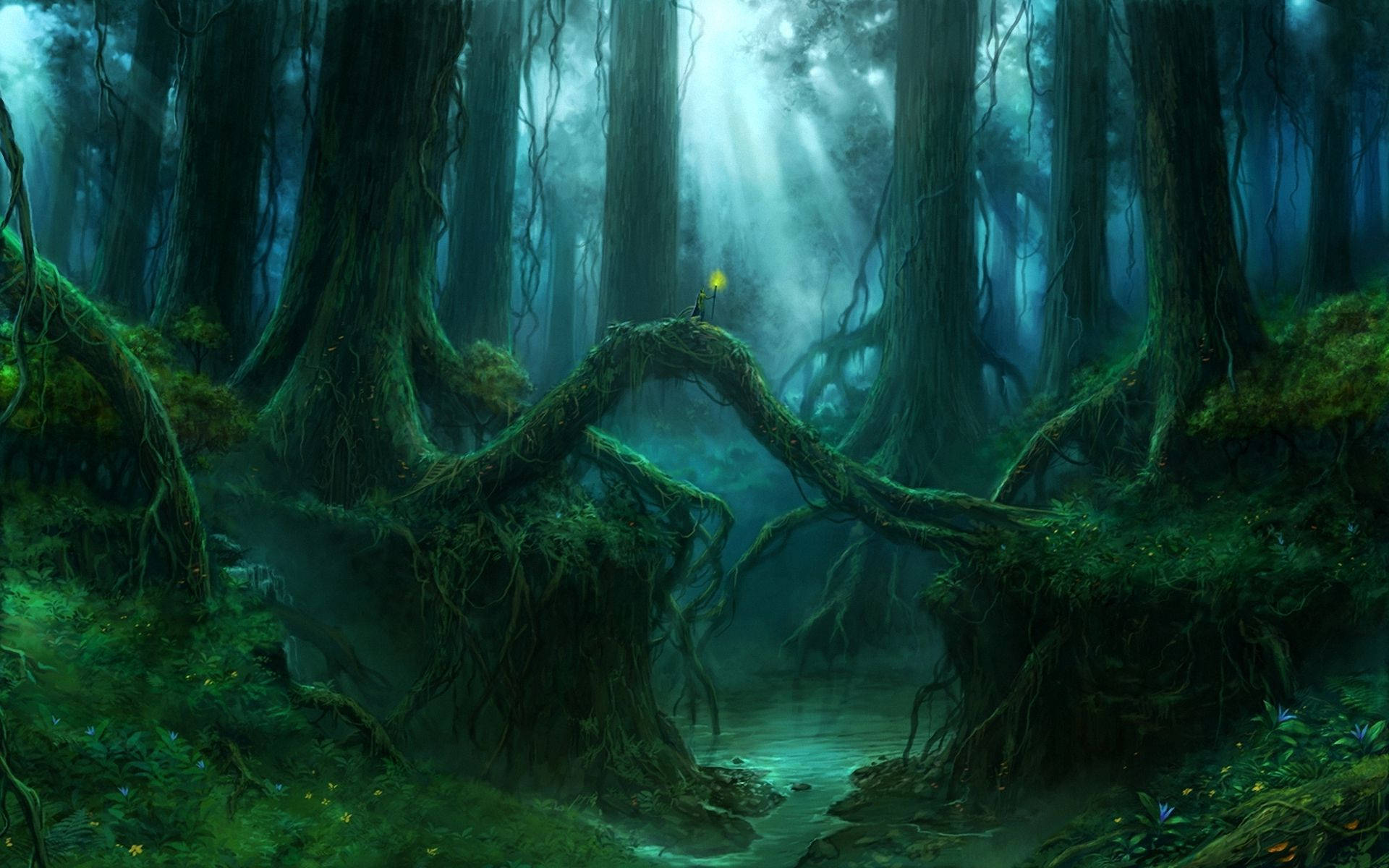 Enchanted Forest 桌布 壁紙 — 霧氣籠罩的森林，古老長滿苔蘚的樹木，一條根橋橫跨溪流，橋上掛著一盞發光的黃色燈籠。