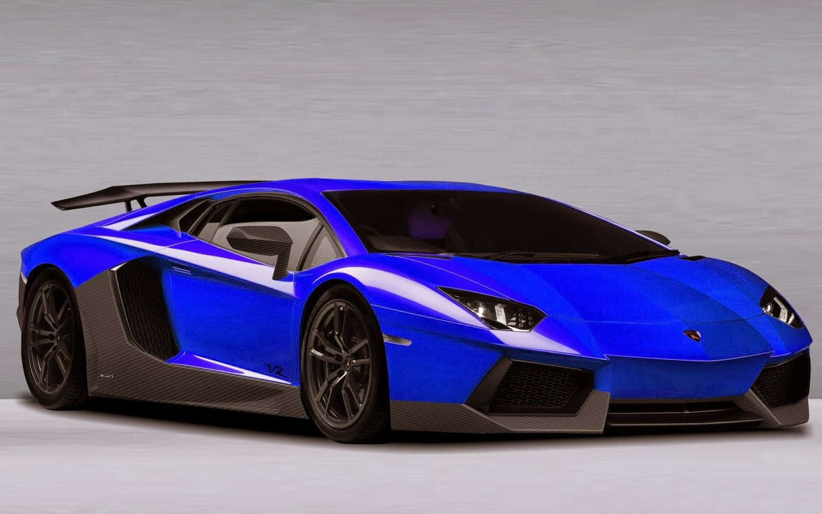 藍色林寶堅尼 Aventador 跑車，在工作室中展示碳纖維細節。