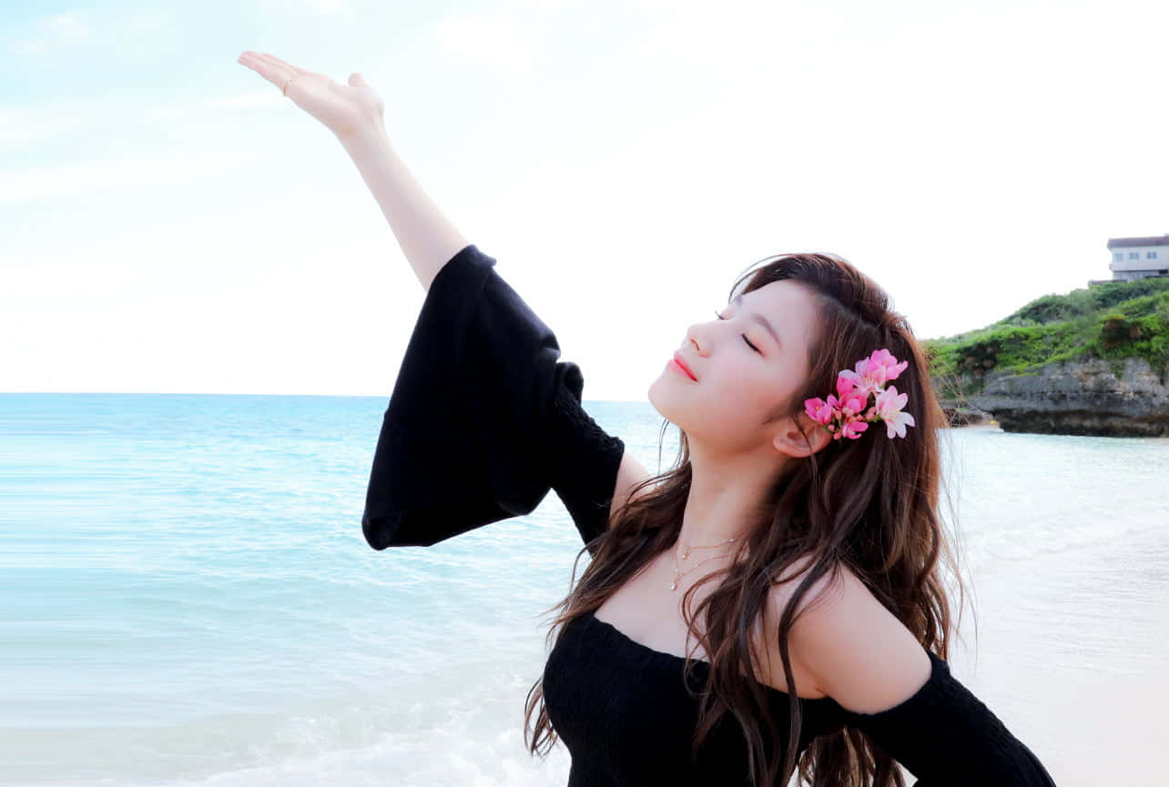 韓國女子組合TWICE在紅毯上耀眼登場 壁紙