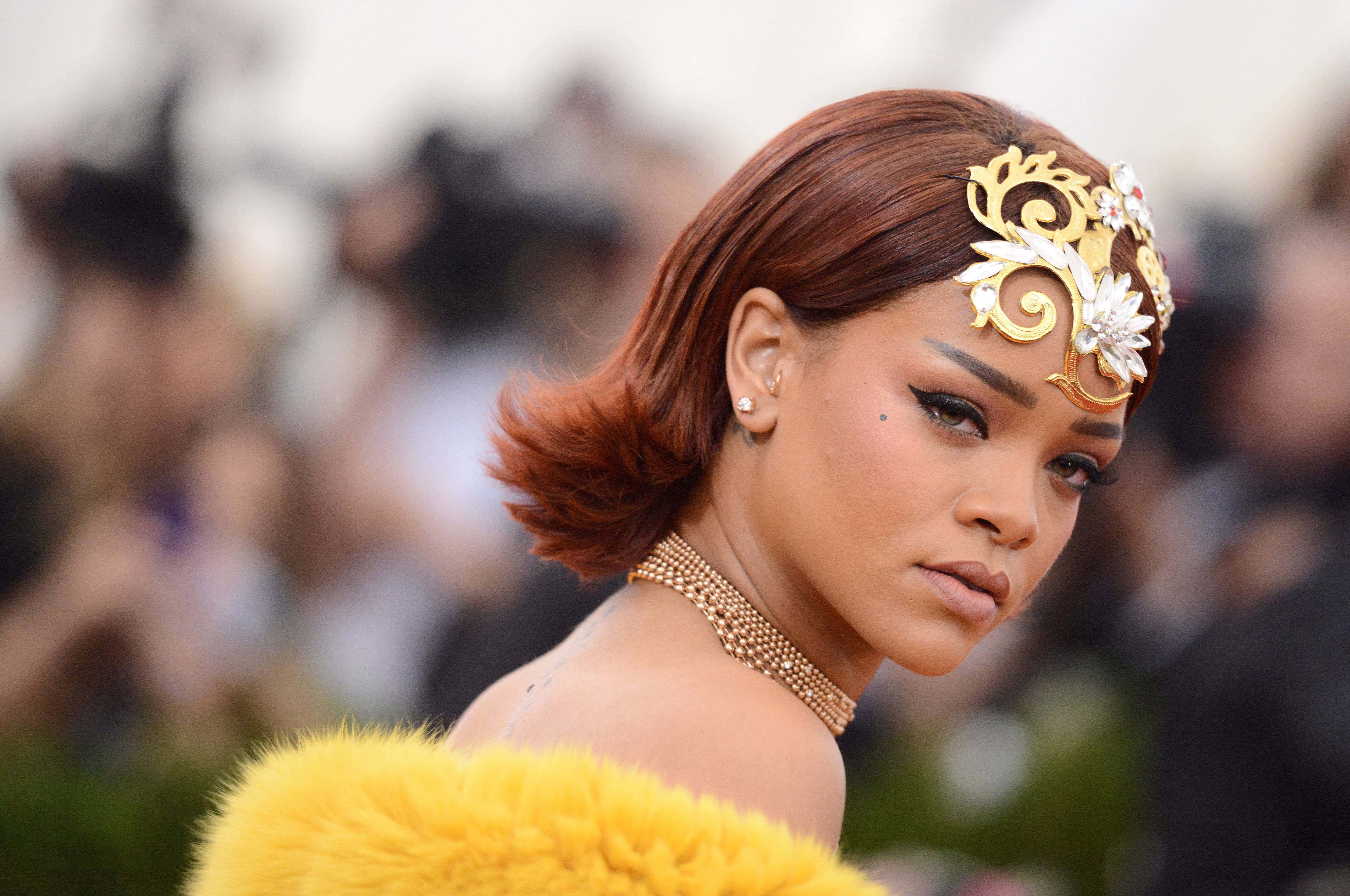 「音樂與化妝傳奇，Rihanna」 壁紙