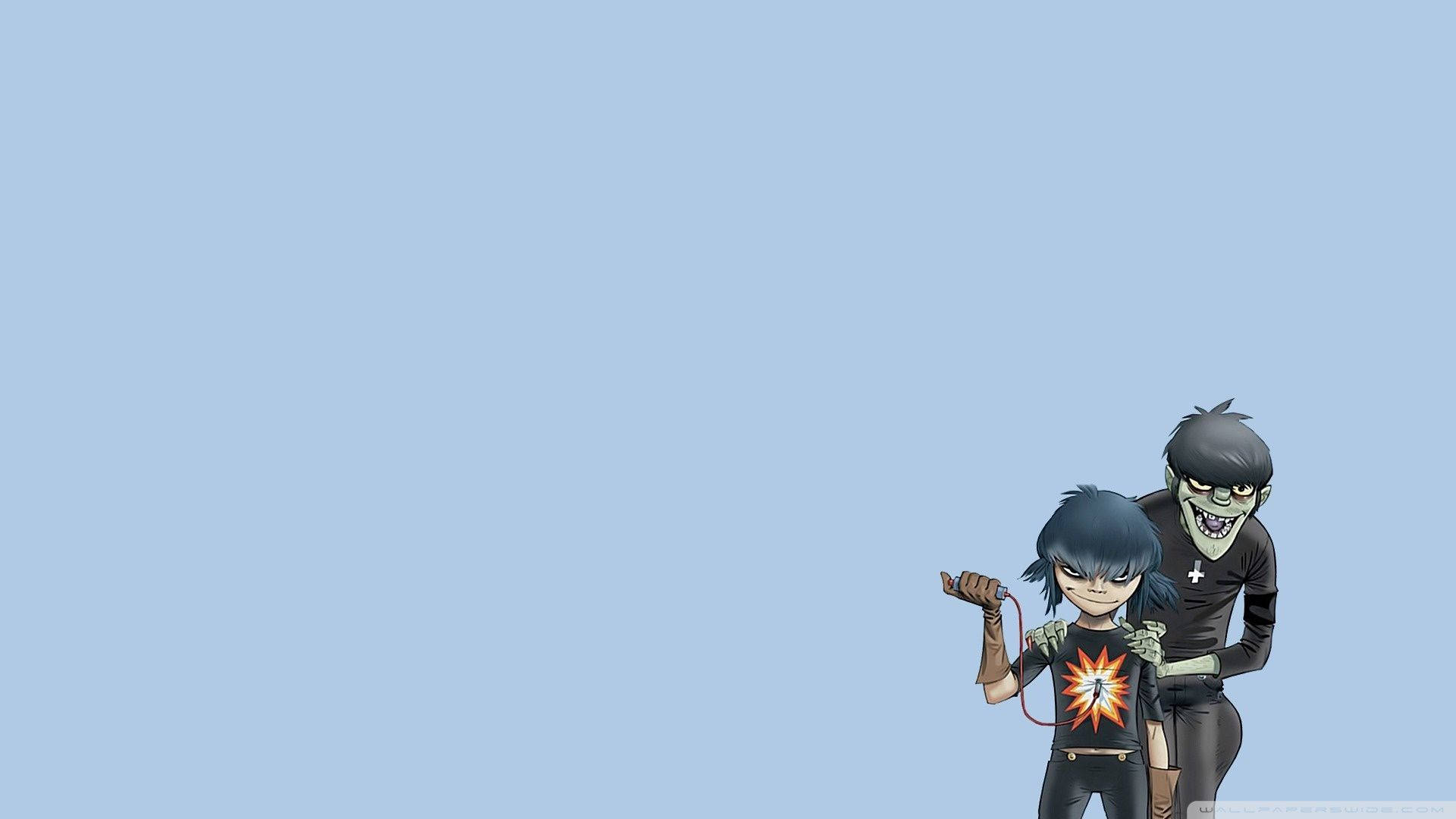 音樂與藝術交融的 Gorillaz 壁紙 — 兩個動漫風格嘅喪屍角色企喺純淺藍色背景前面，其中一個揸住一條紅色電線。