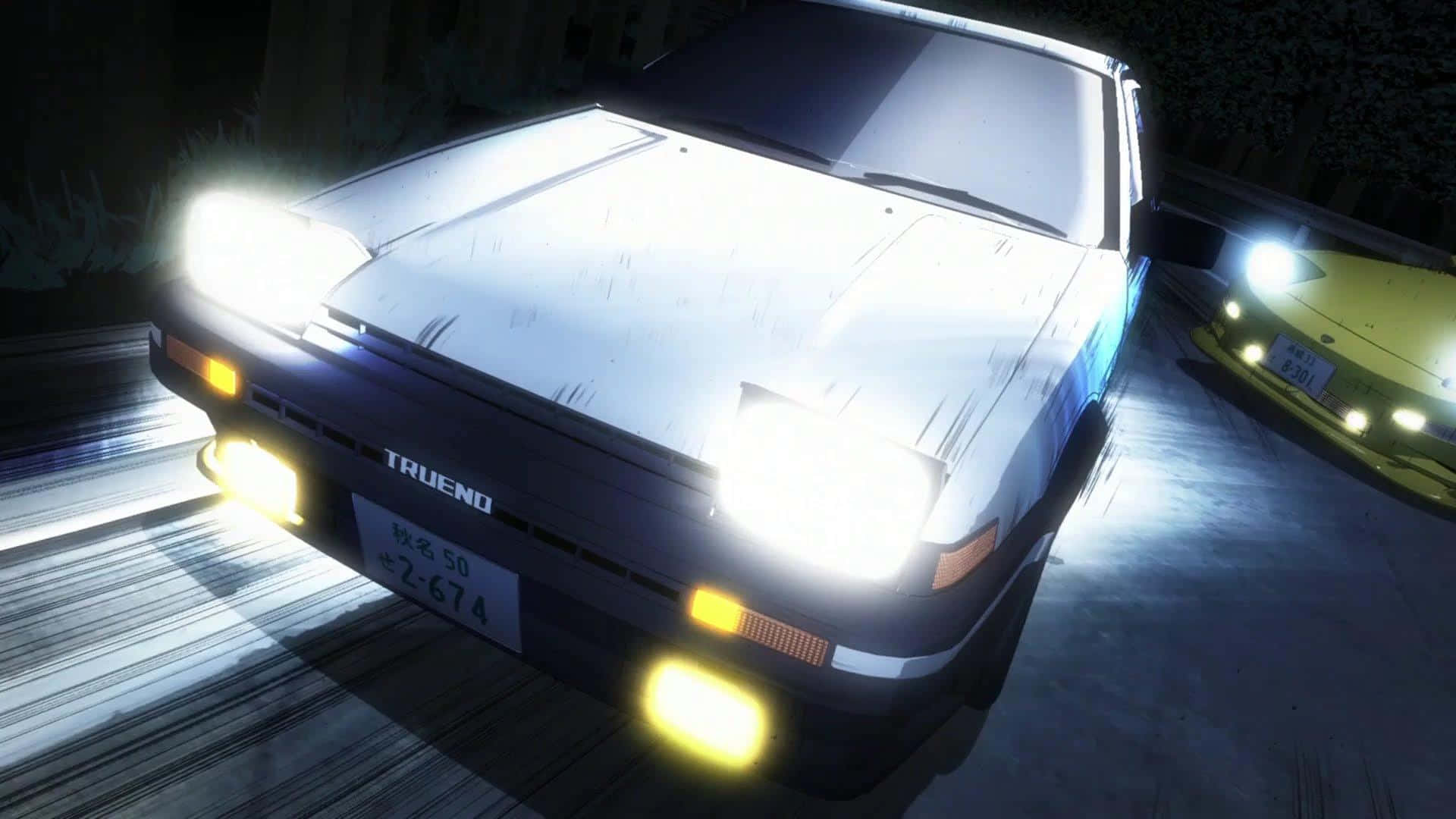 白色AE86在夜間濕滑道路上以明亮車頭燈競速