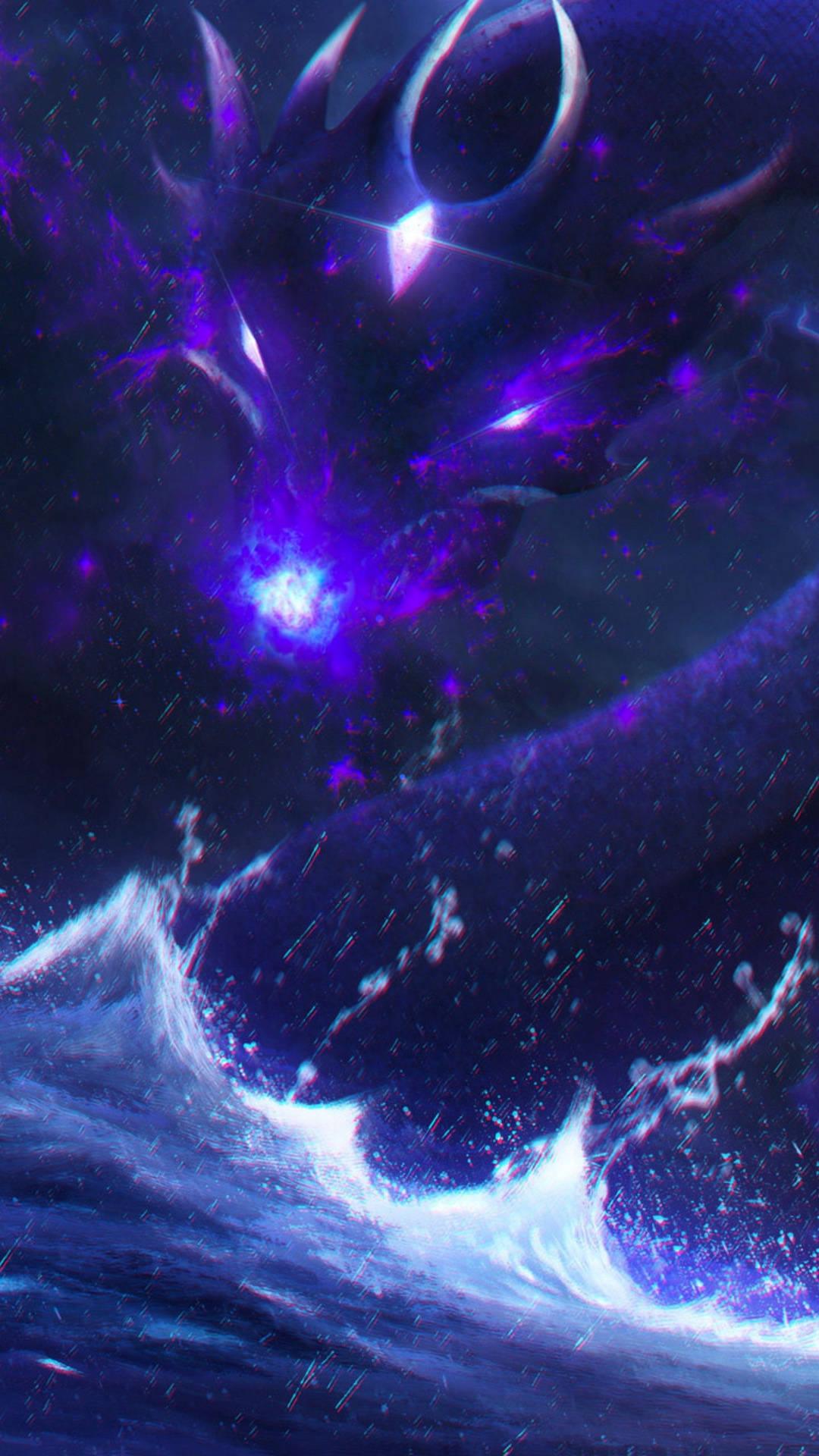 一條帶有發光紫色角的神話龍從宇宙星雲中升起，在洶湧的海浪之上。