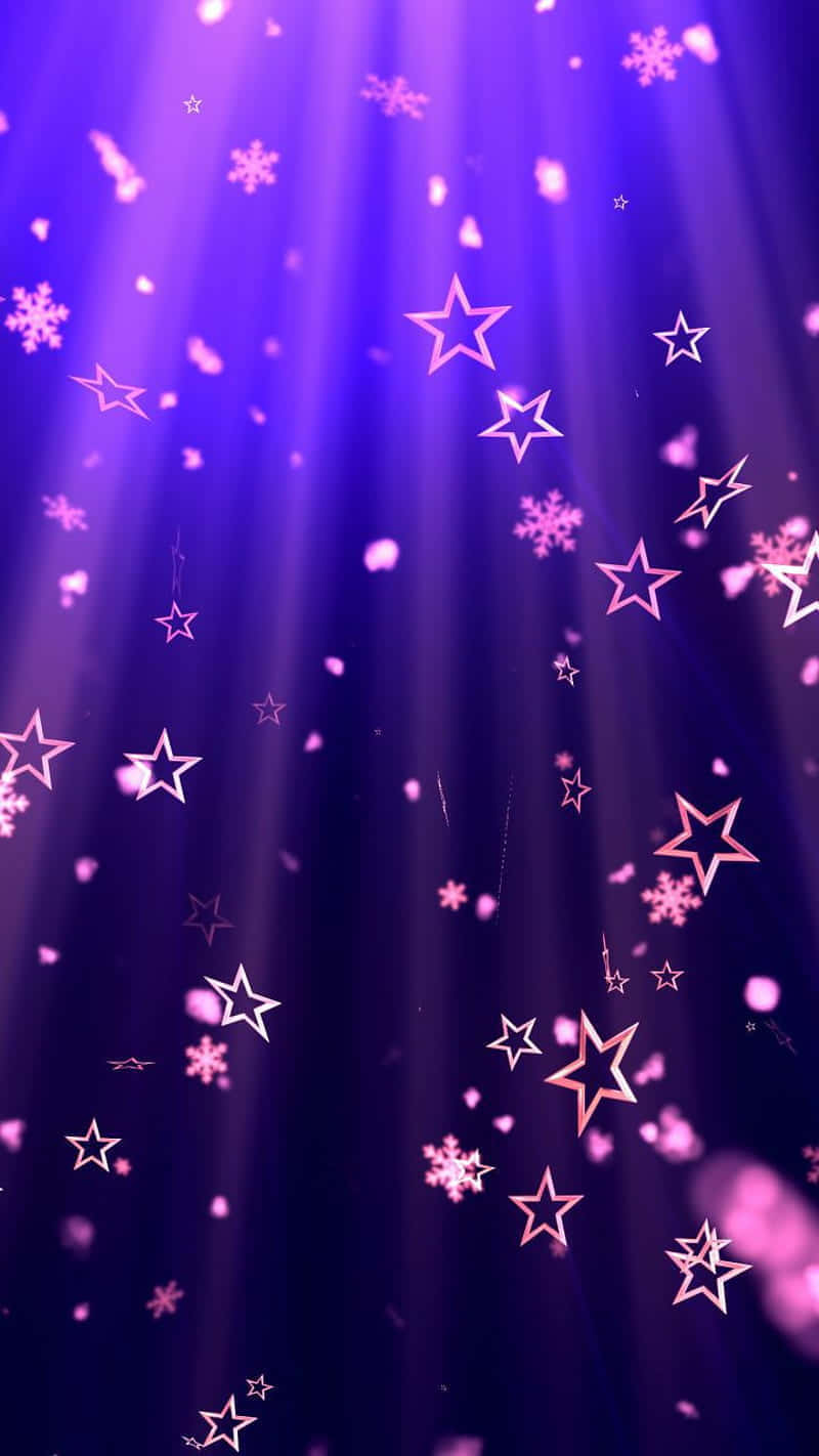飄浮粉紅可愛星星數位藝術 壁紙 — 耀眼的紫色光束穿透墜落的粉紅色星星和雪花，營造出神奇的發光場景。