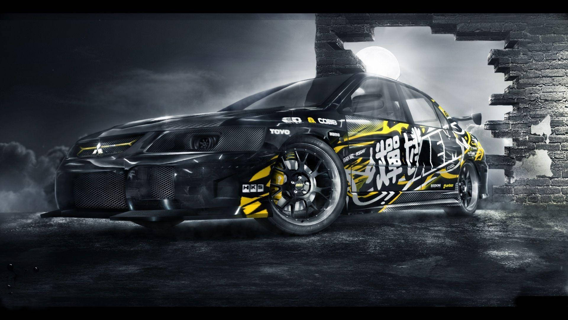 黑色和黃色的賽車在滿月下夜間衝破磚牆。