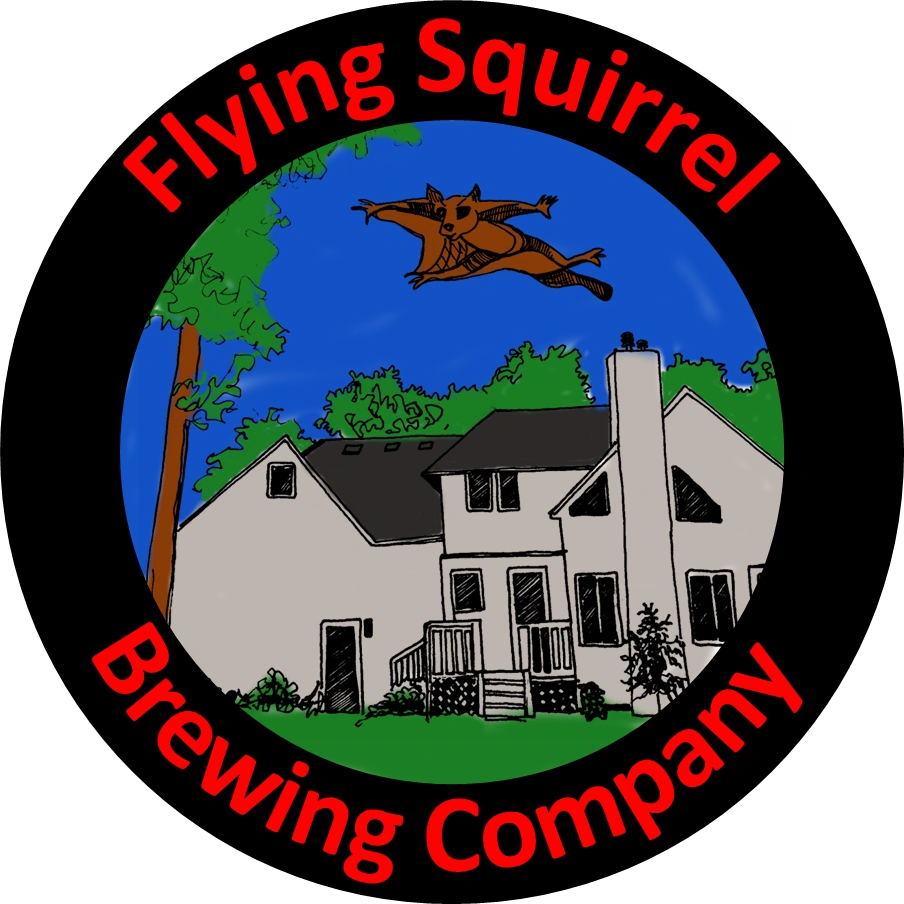 飛鼠釀酒公司標誌 壁紙 — 一隻卡通飛鼠在Flying Squirrel Brewing Company的圓形標誌中翱翔於房屋之上。