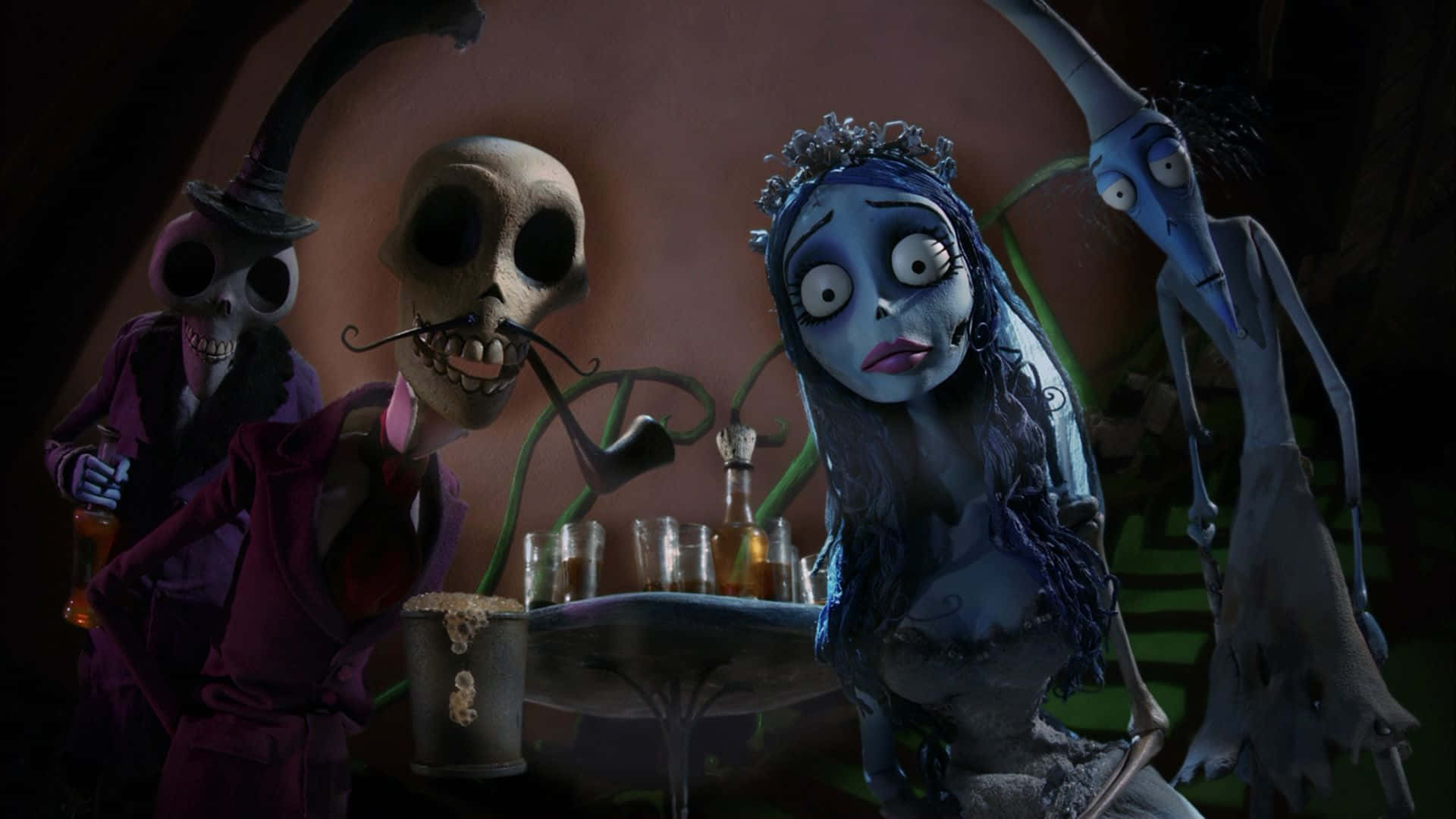 corpse bride 桌布 壁紙 — 骷髏和幽靈般的角色在昏暗的酒吧場景中，帶有詭異的藍色和紫色燈光。