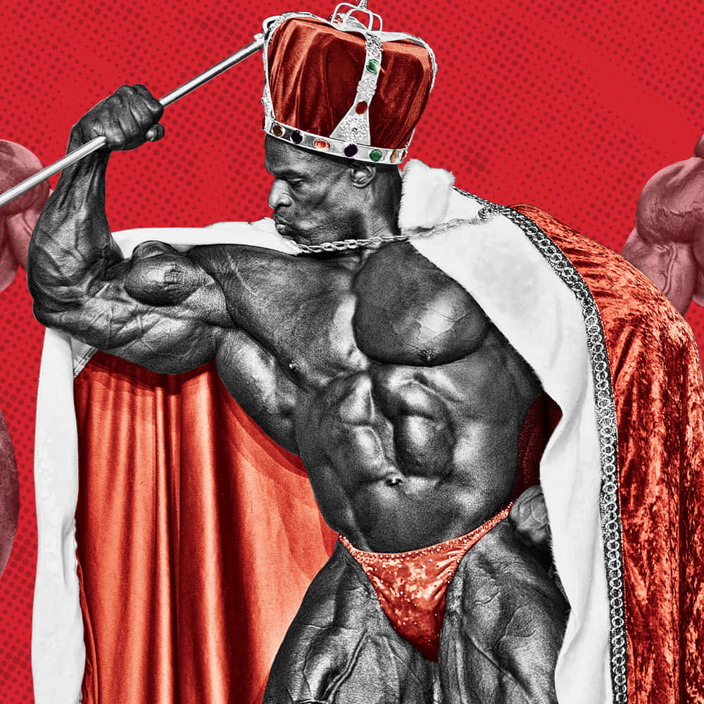 體壇之王羅尼·柯爾曼 壁紙 — 一位肌肉發達的健美運動員戴著王冠和紅色披風，在鮮明的紅色圓點背景前強力展示肌肉。