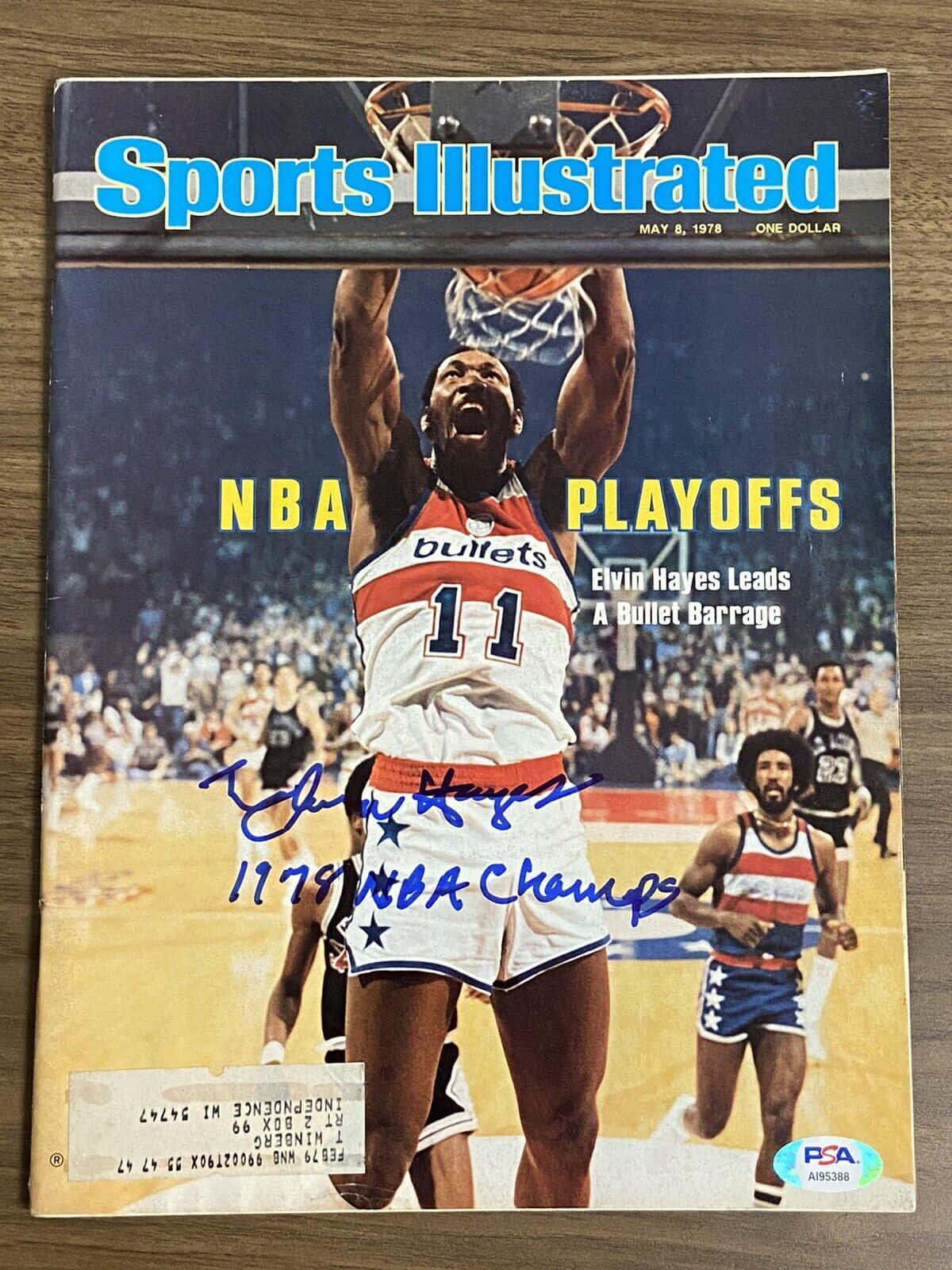 簽名版復古《體育畫報》封面， featuring 埃爾文·海耶斯在NBA季後賽中灌籃。