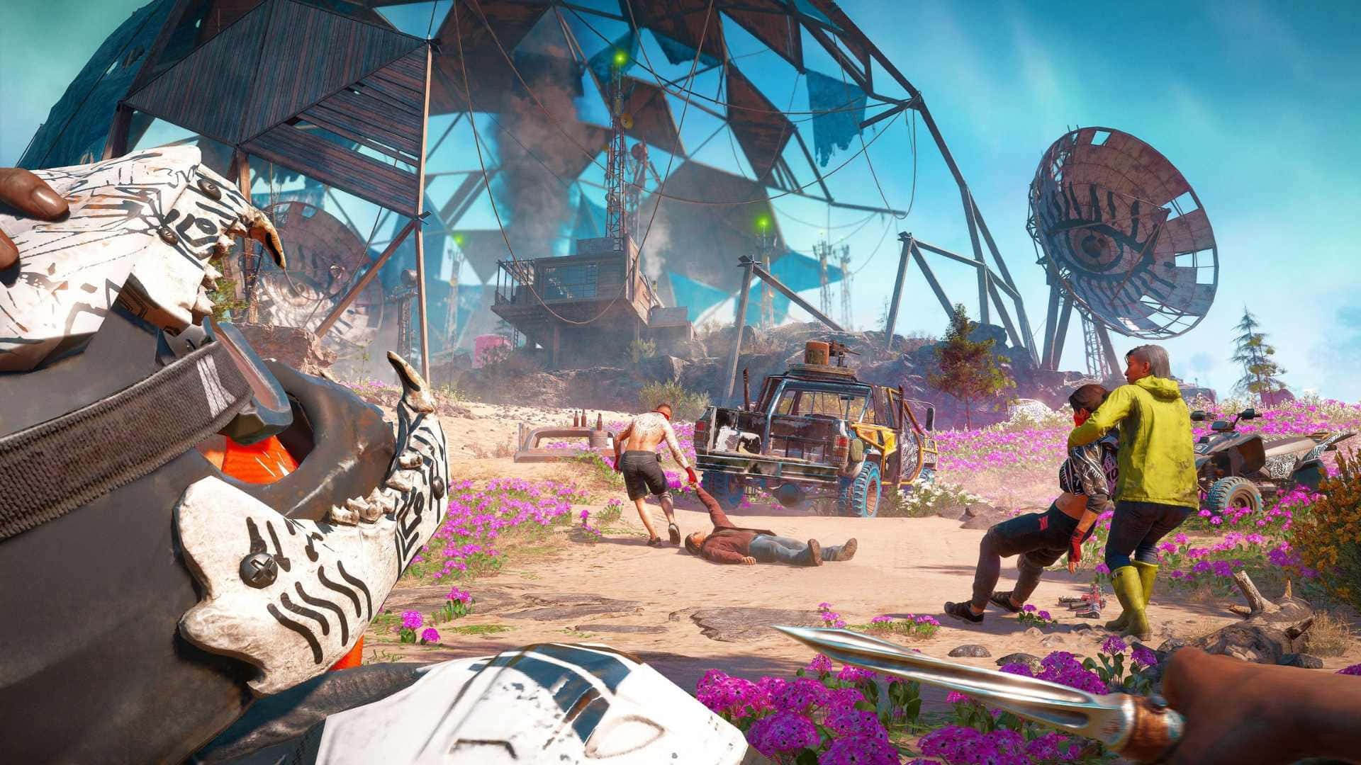 體驗《Far Cry New Dawn》的新冒險世界 壁紙 — 一個末日後的場景，倖存者在荒原上，點綴著紫色花朵和巨大的破碎建築，在明亮的藍天下。