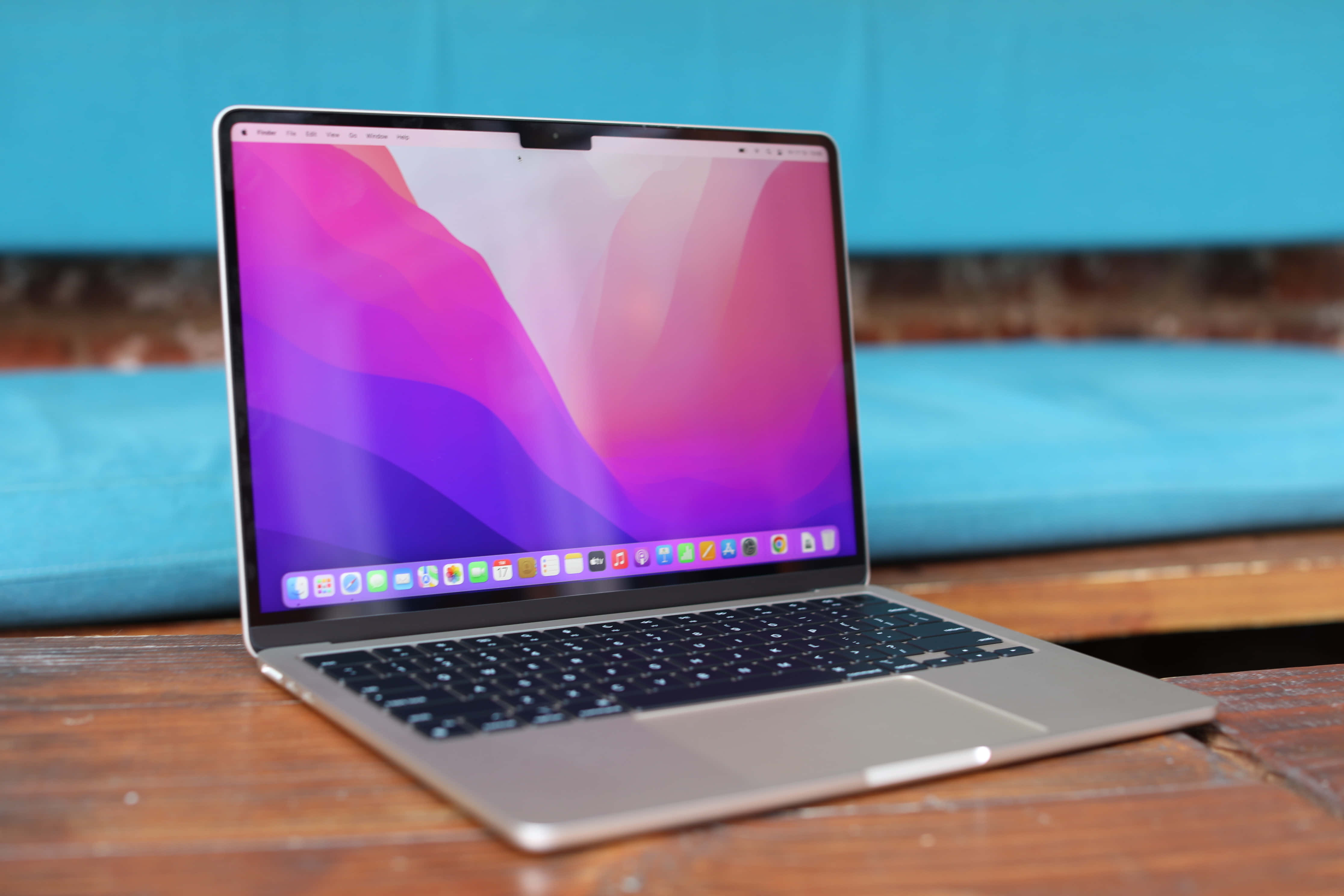 體驗簡約與時尚的 MacBook 壁紙