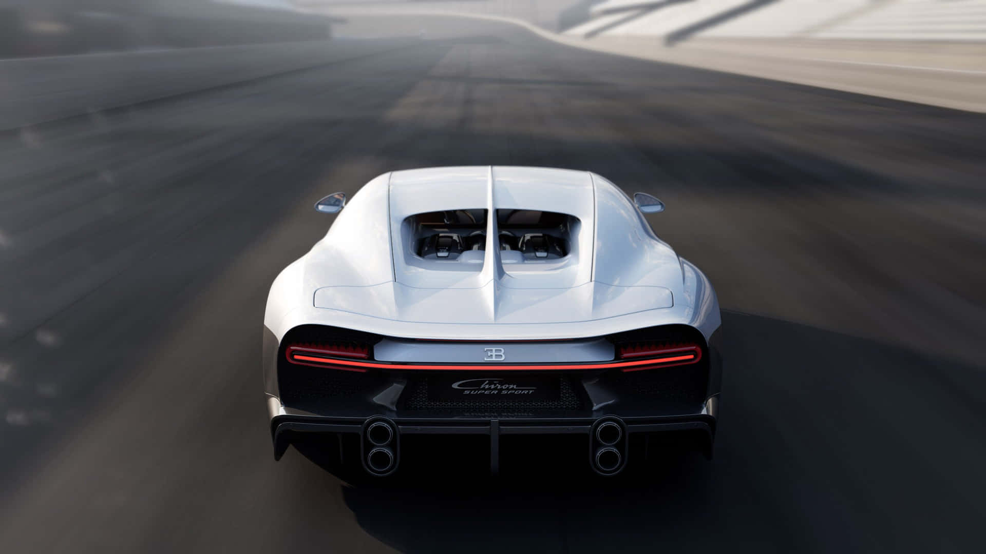 白色Bugatti Chiron Super Sport在賽道上飛馳。