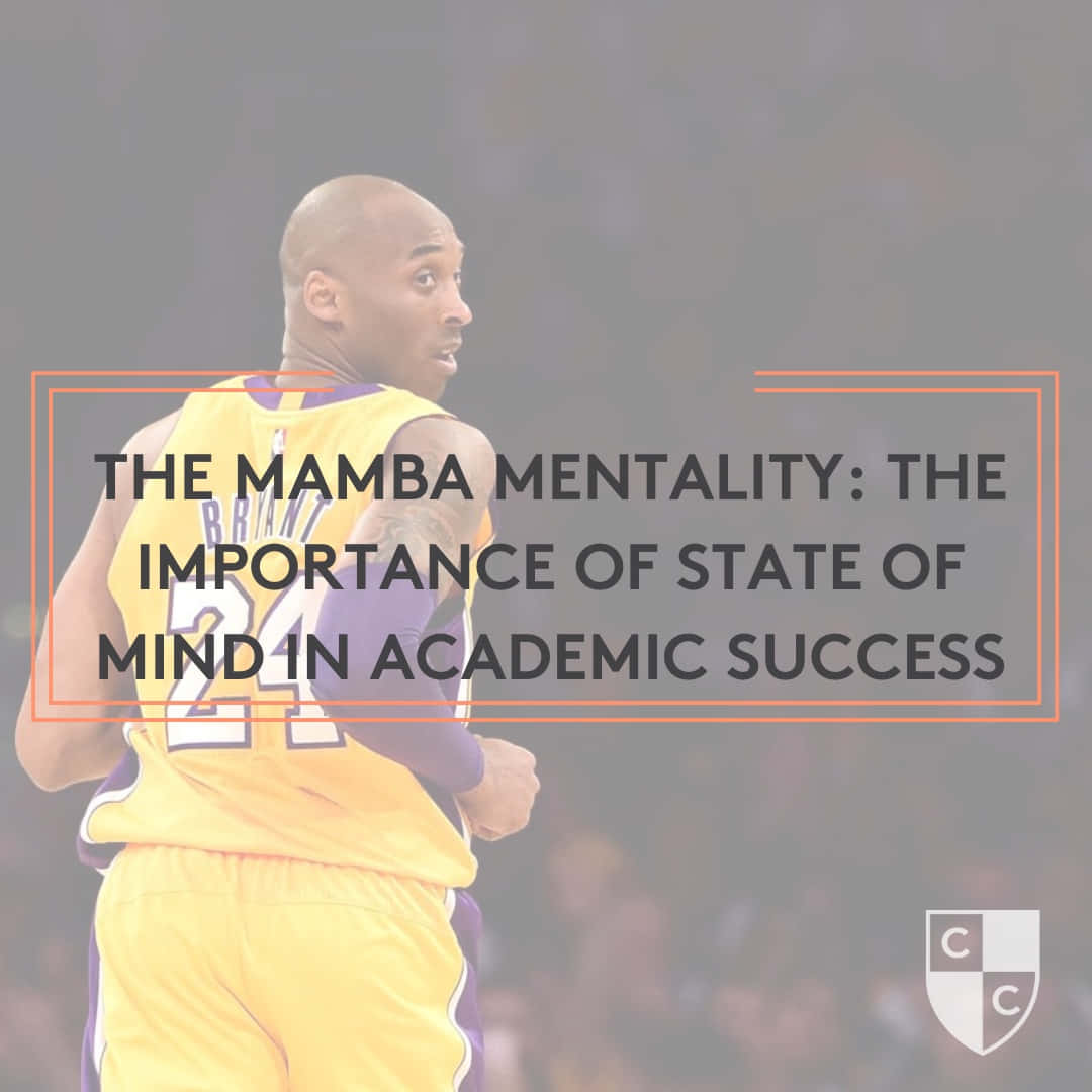 Mamba Mentality 桌布 壁紙 — 高比·拜仁身穿黃色湖人球衣，帶有關於曼巴精神和學業成功的文字疊加。