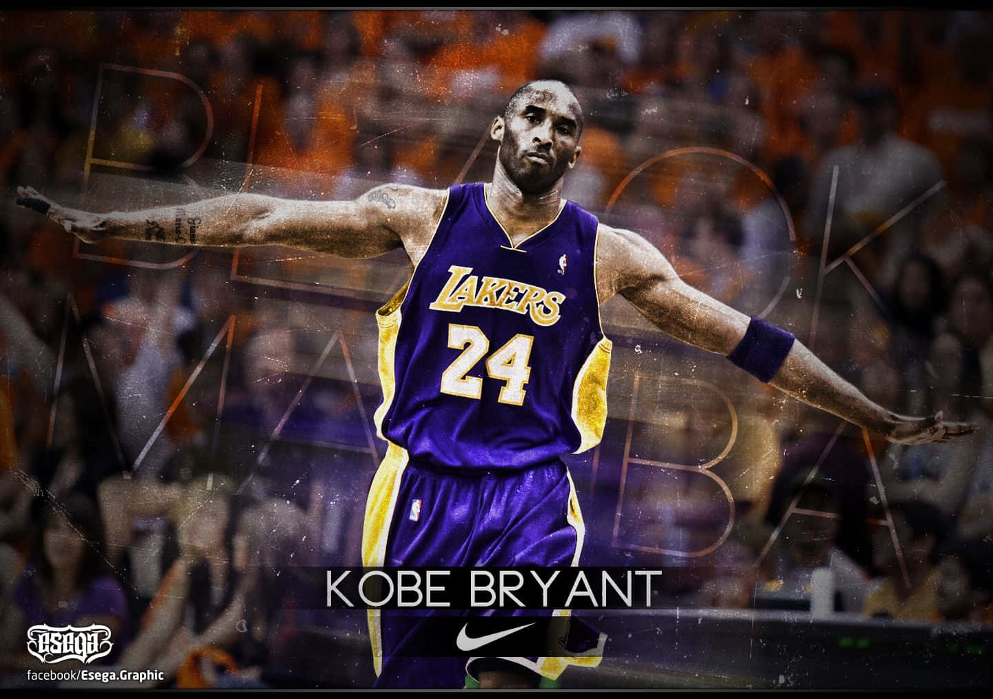 科比· Bryant 桌布 壁紙 — 高比拜仁身穿紫色和金色的湖人隊24號球衣，雙臂張開，擺出充滿動感的籃球姿勢。