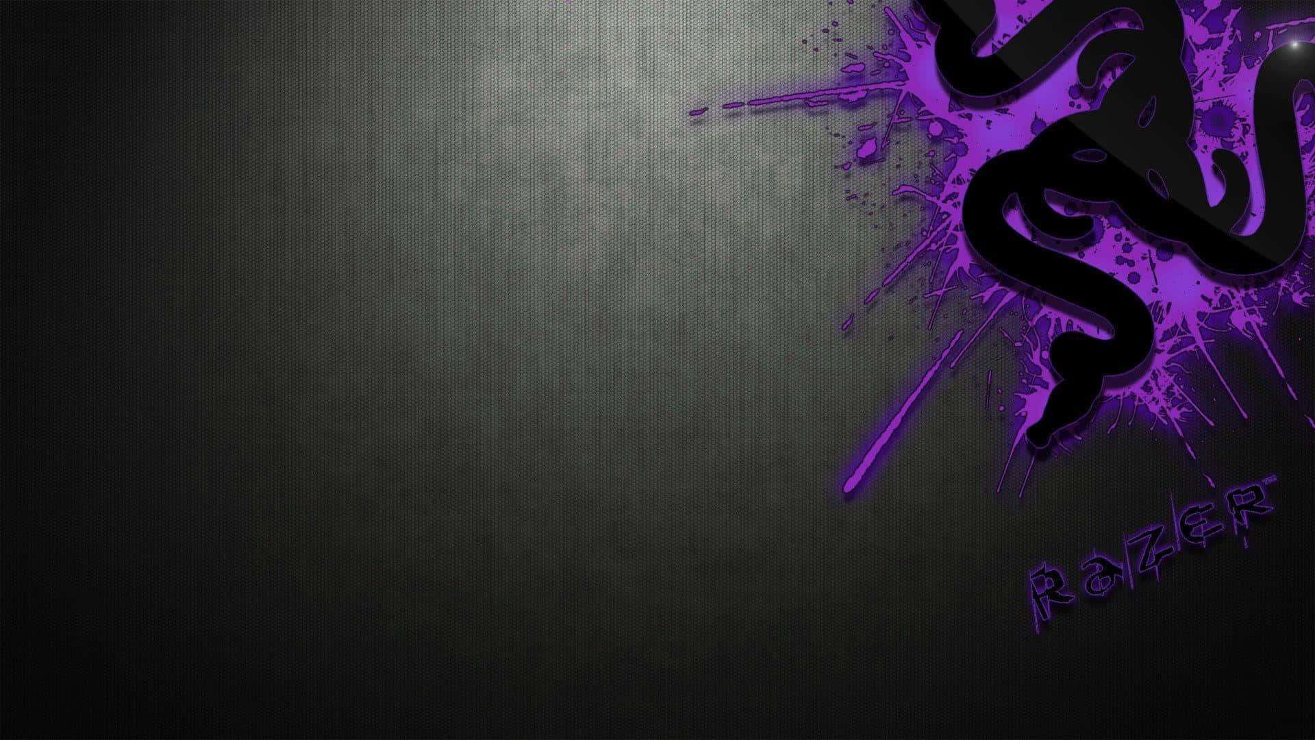深色紋理壁紙，帶有紫色潑濺和 Razer 標誌。