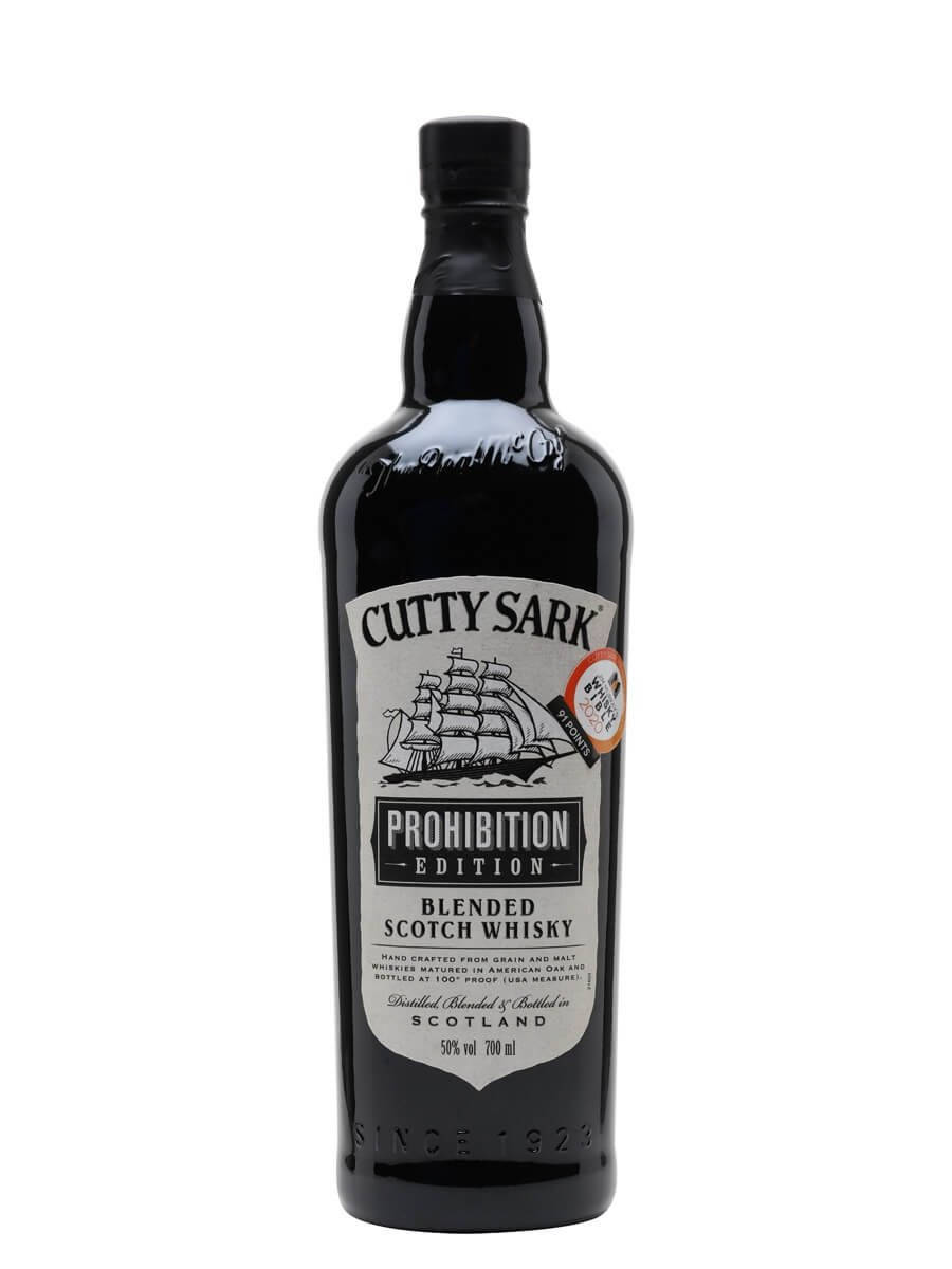 黑色 Cutty Sark 威士忌酒瓶，帶有船隻標籤和禁酒令版文字。