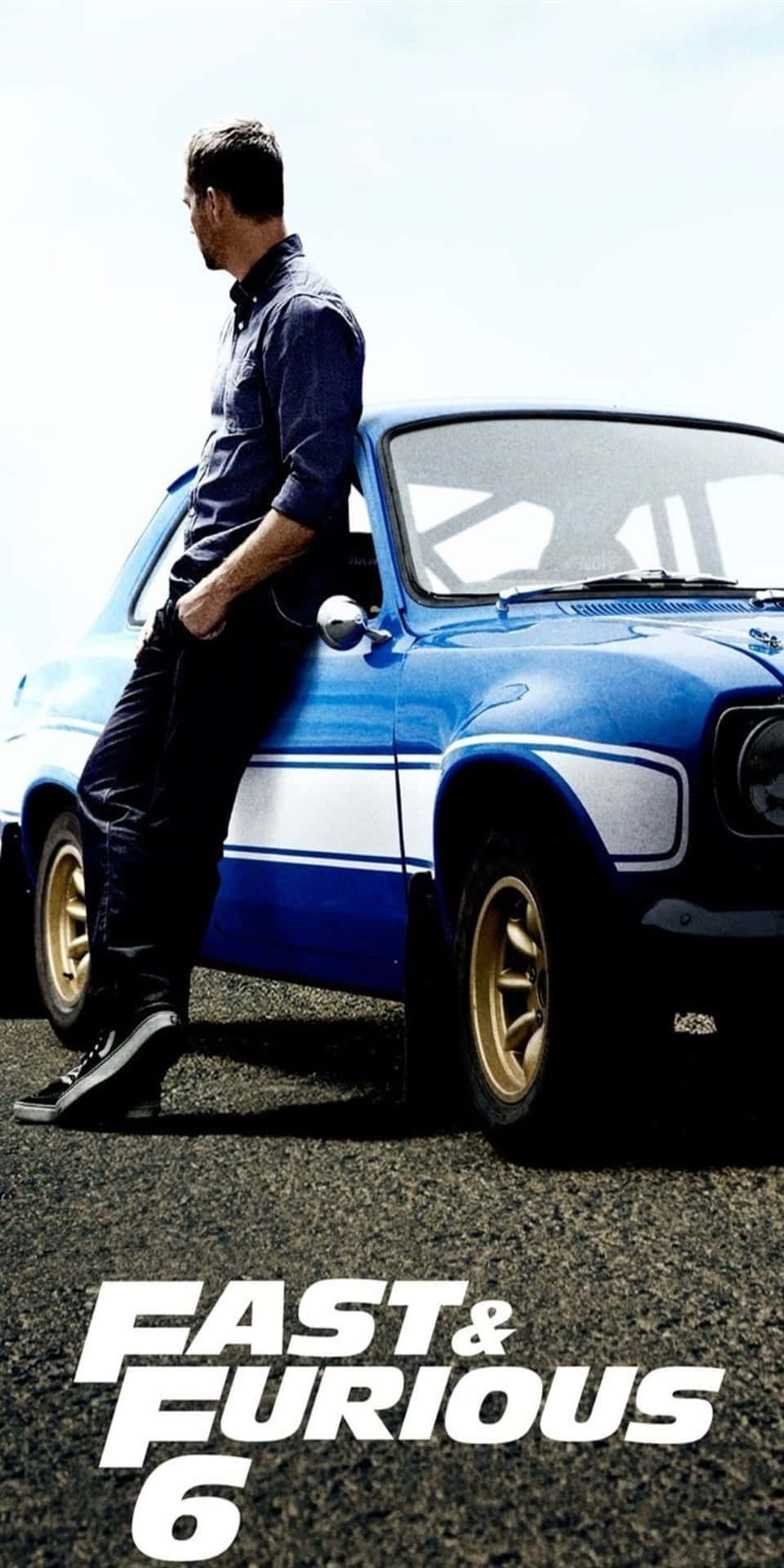 男子靠著藍色賽車，Fast Furious 6 標題