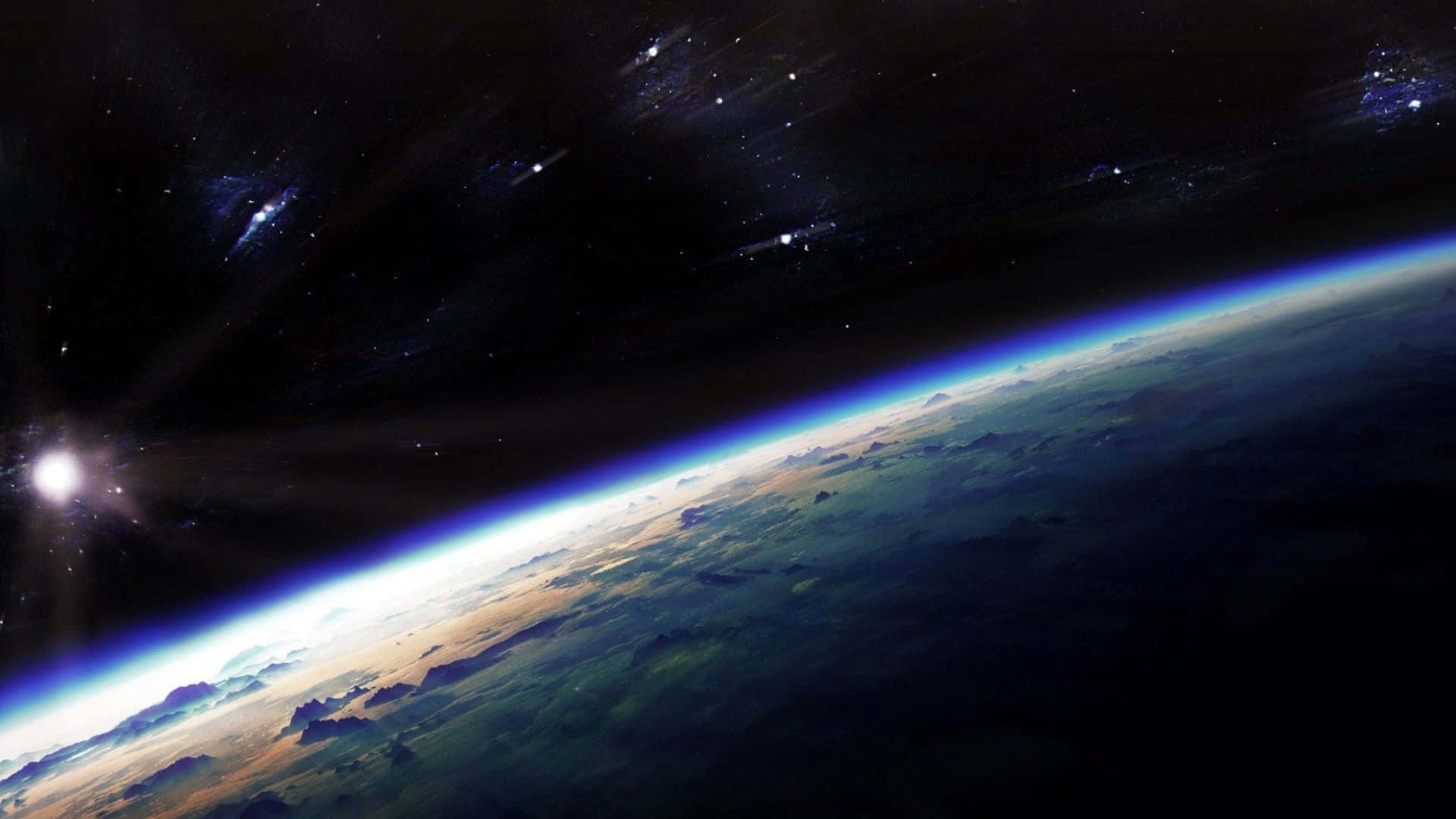 高解析度抽象背景 壁紙 — 地球在太空中彎曲，散發著藍色光芒的大氣層，背景是星域和明亮的太陽。