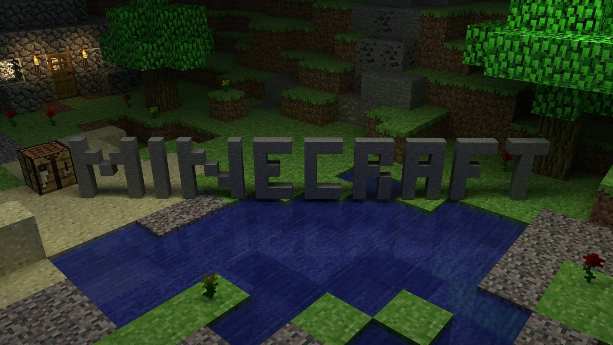 高解析度藝術化Minecraft標誌 壁紙 — 用石塊拼成的「MINECRAFT」一字，位於一個像素化池塘旁邊，背景是一個由方塊組成的森林，有樹木和一間亮燈的房子。