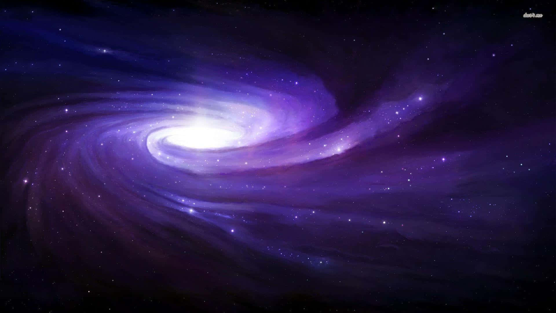 高解析度銀河紫螺旋背景 壁紙 — 一個雄偉的螺旋星系在深紫色和藍色色調中旋轉，明亮的中心核心周圍有無數閃爍的星星。