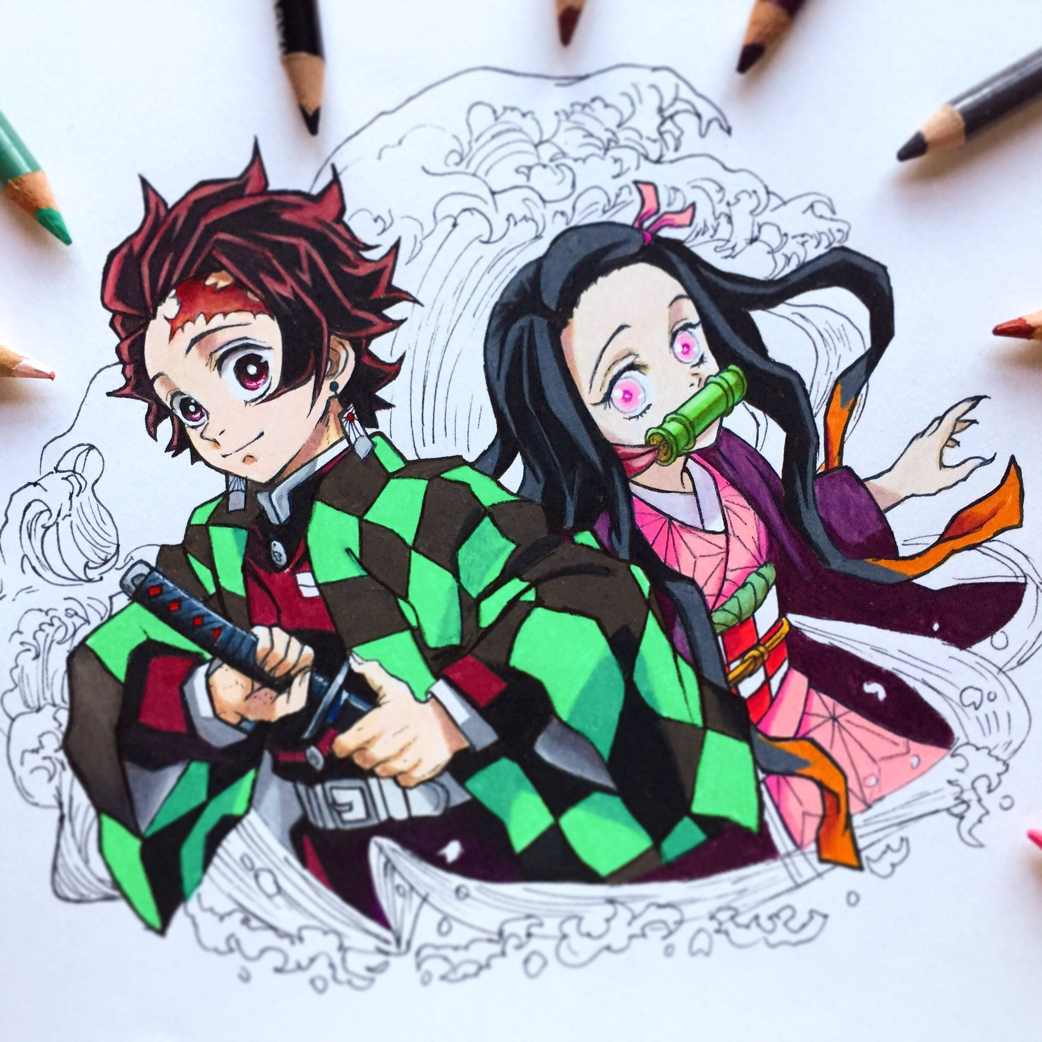 《鬼滅之刃》炭治郎與祢豆子動漫插畫 壁紙 — 兩個動漫角色以動態姿勢呈現，周圍環繞著彩色鉛筆和草稿輪廓。