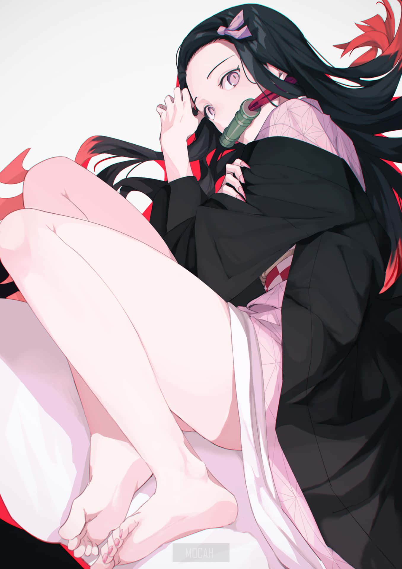 穿著傳統服飾的動漫女孩盤腿而坐，手持竹笛。 — 動漫女孩 壁紙