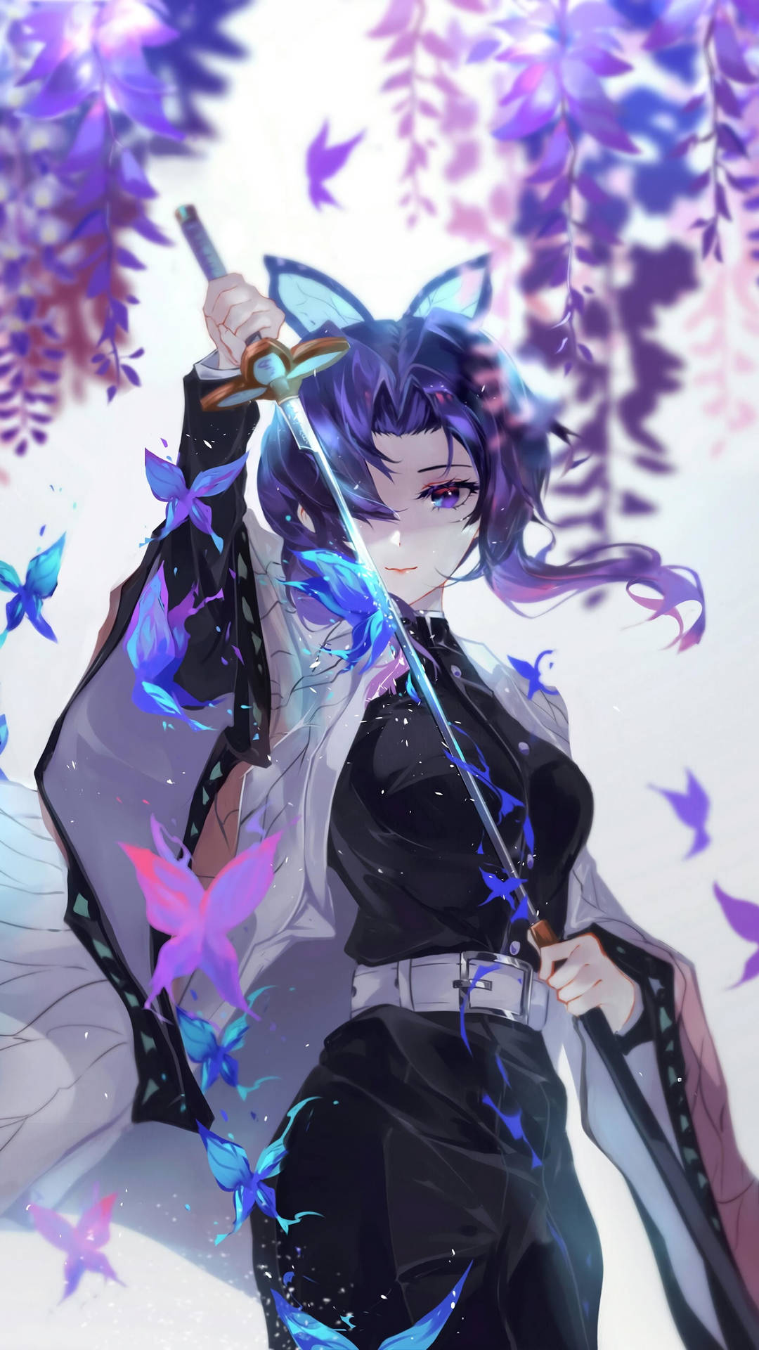 紫髮貓耳動漫少女手持發光的劍，被蝴蝶環繞。